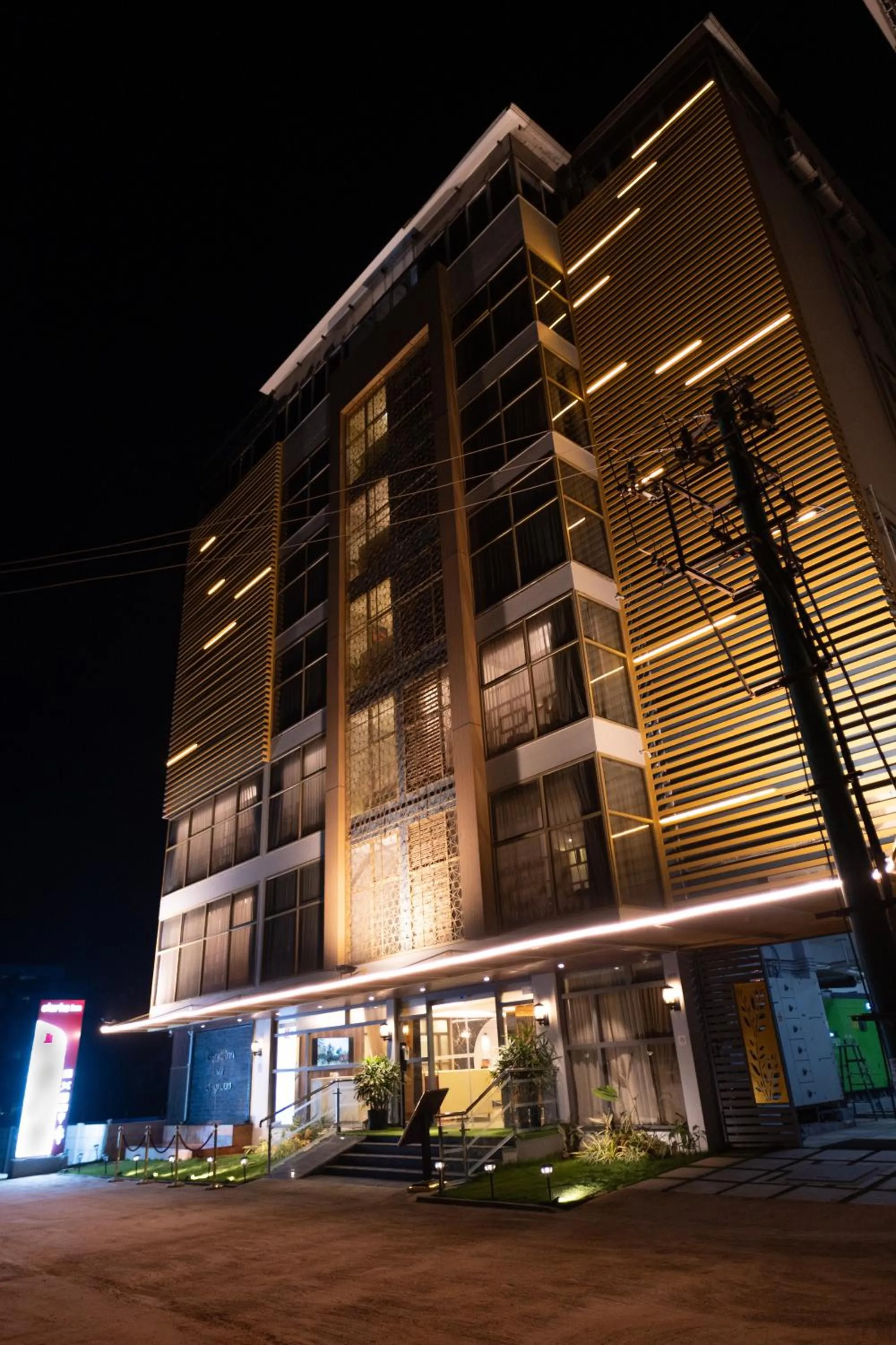 Facade/entrance in Clarks Inn , Airport Bangalore