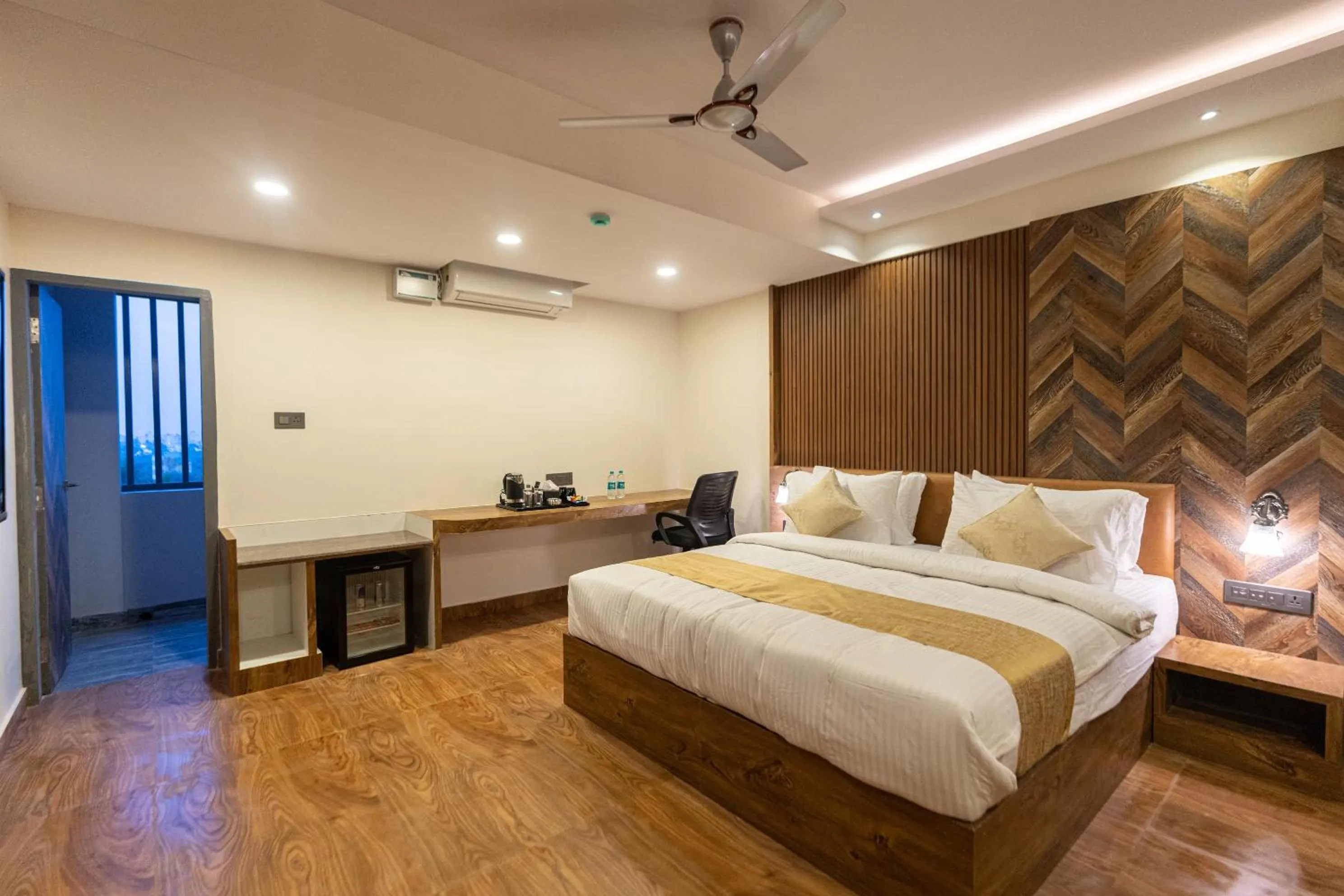 Photo of the whole room, Bed in Clarks Inn , Airport Bangalore