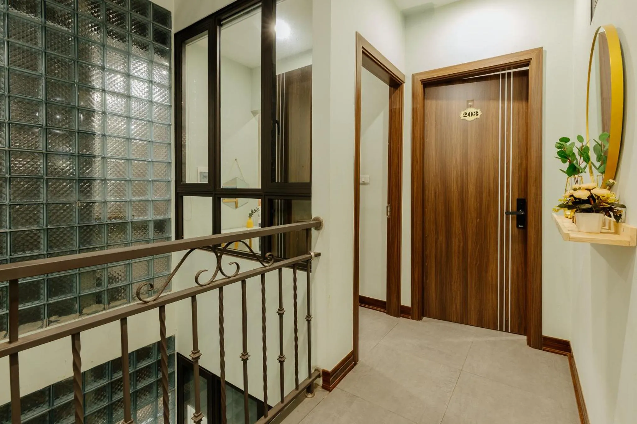 Photo of the whole room in Sabi Home Tay Ho Hanoi