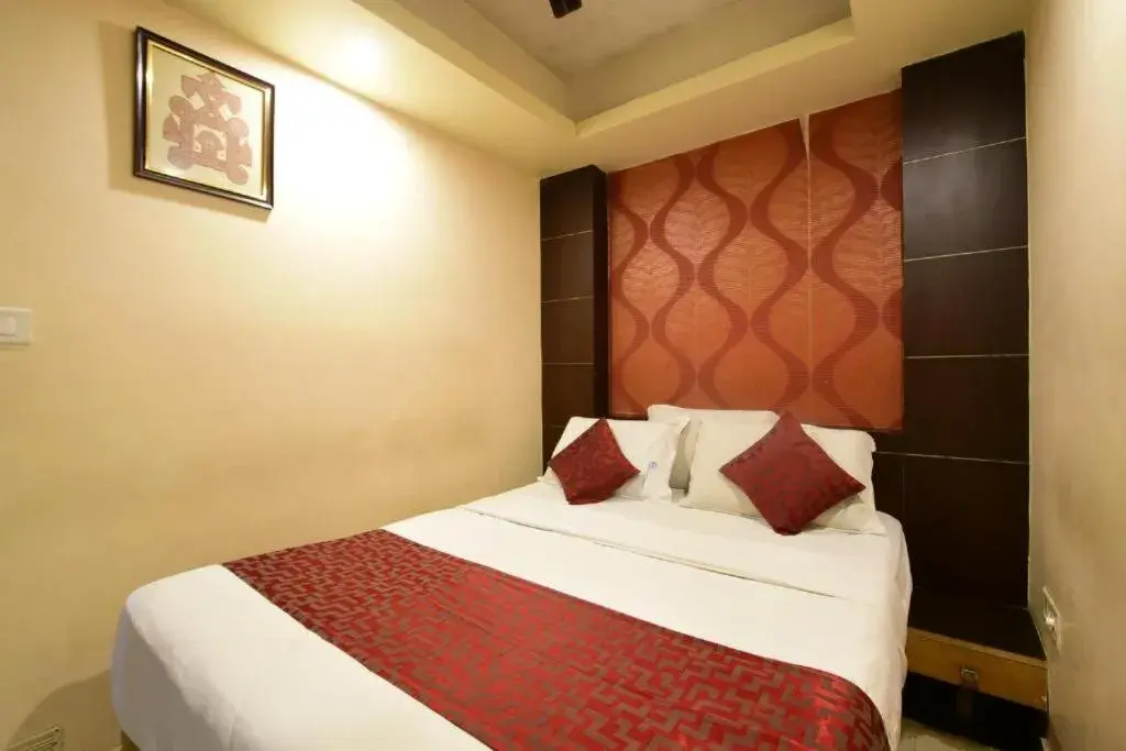 Standard Single Room - single occupancy in Shastri Paradise opst to KSRTC Bus Stand Standard Single Room - single occupancy in Shastri Paradise opst to KSRTC Bus Stand