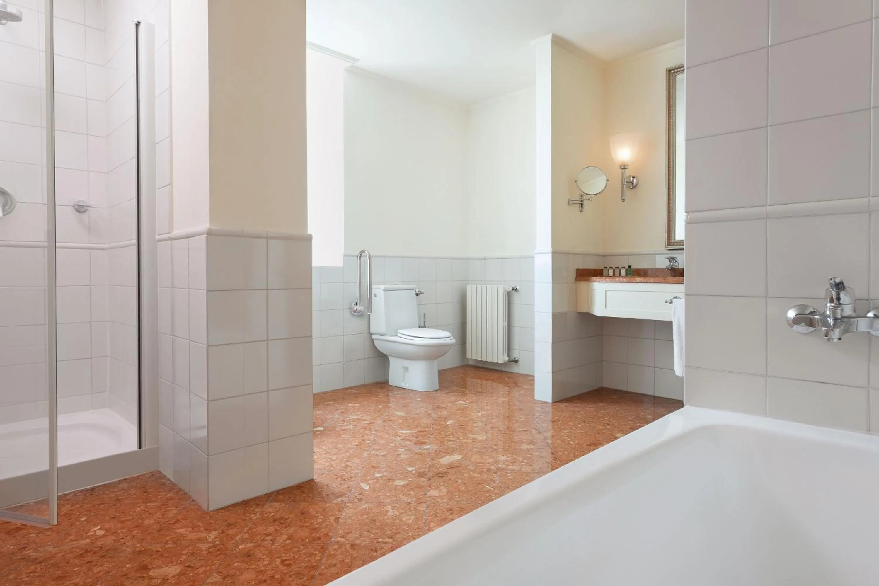 Bathroom in Sheraton Diana Majestic