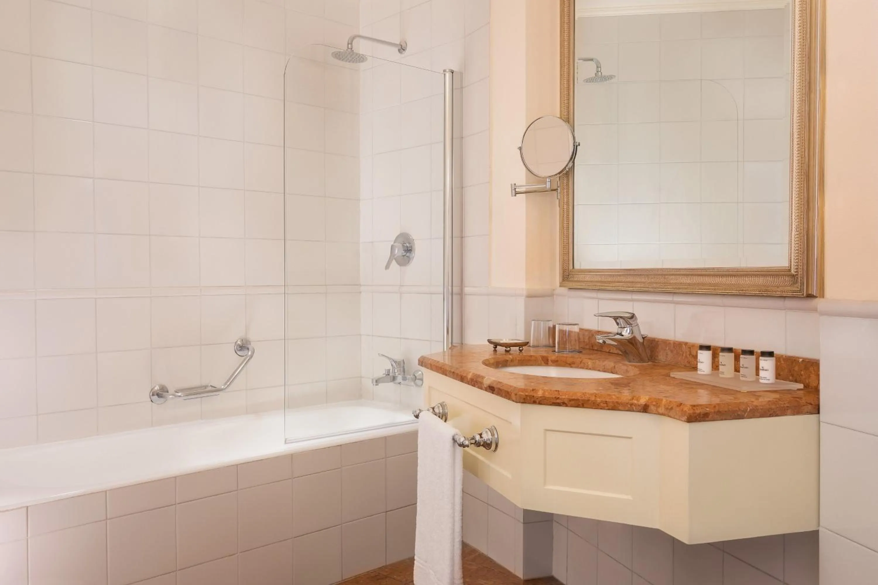 Bathroom in Sheraton Diana Majestic