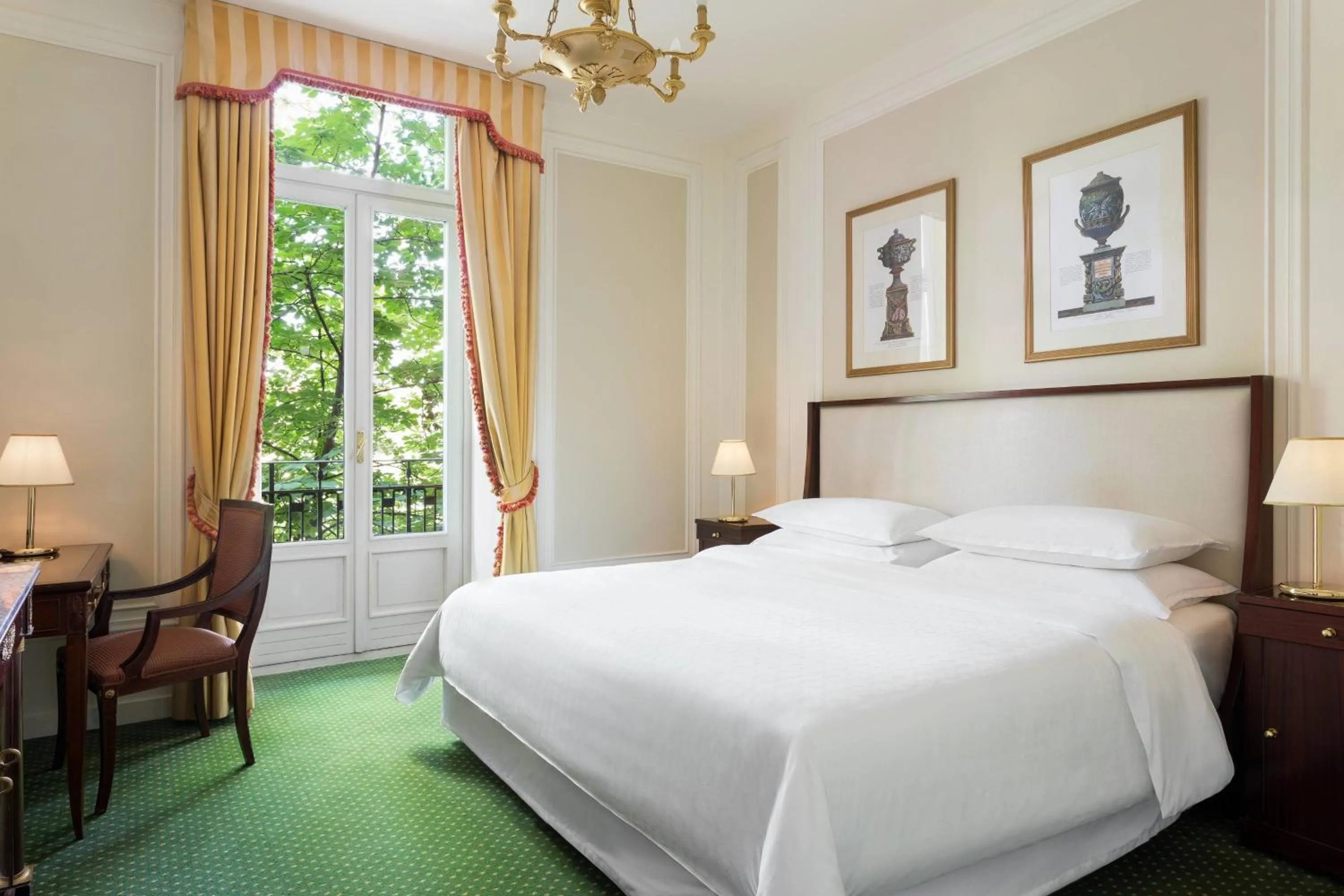 Photo of the whole room in Sheraton Diana Majestic