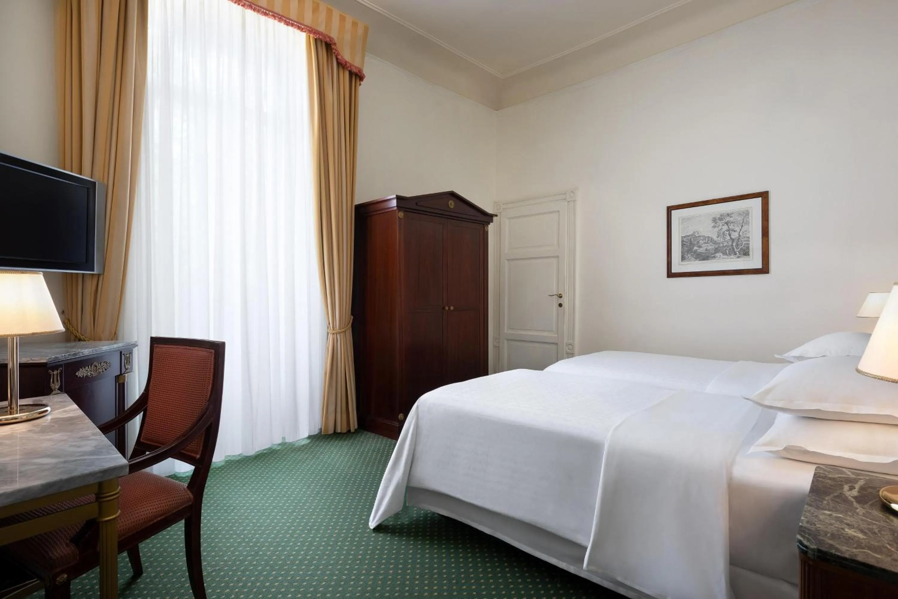 Photo of the whole room in Sheraton Diana Majestic