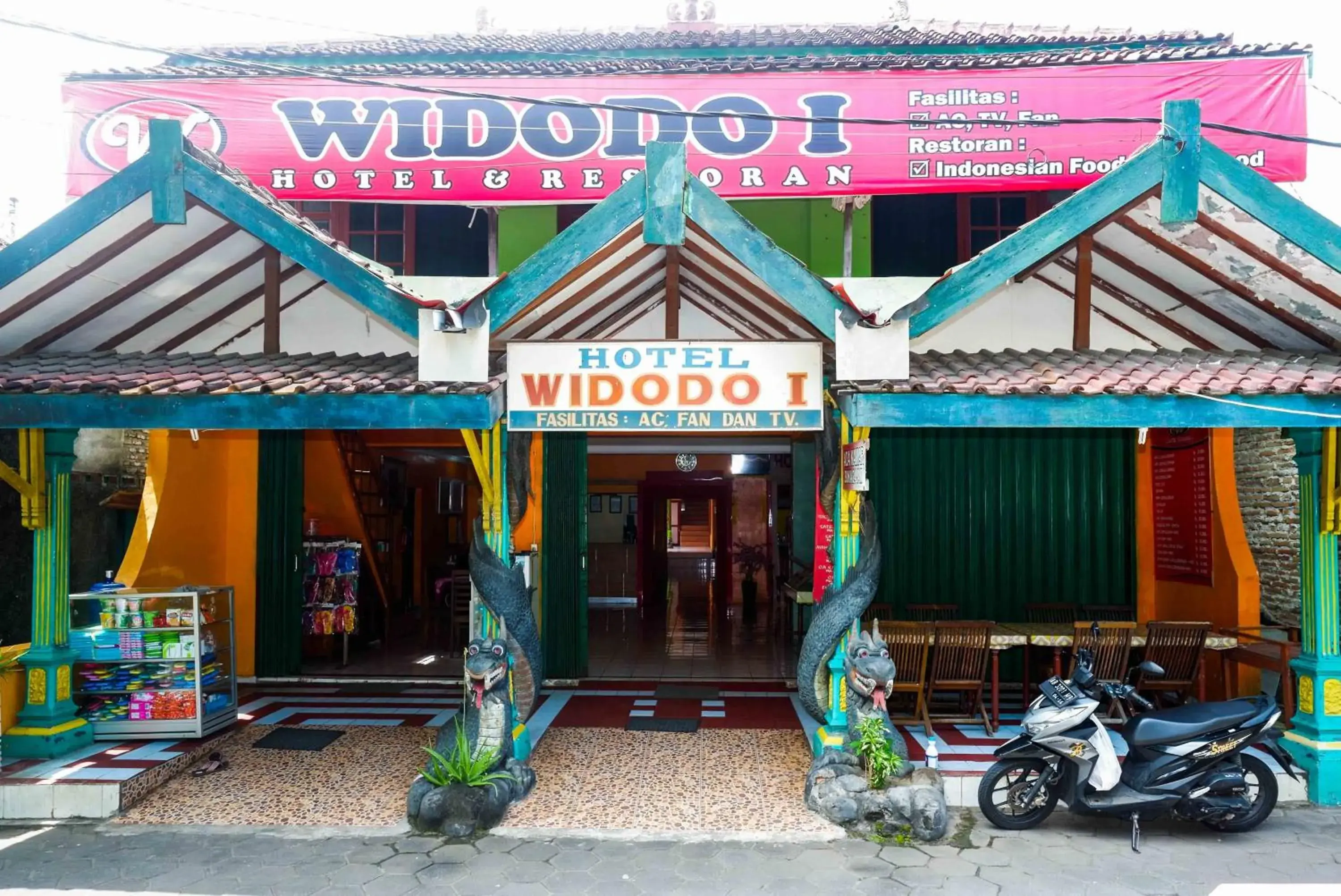 Property building in Hotel Widodo 1 Parangtritis RedPartner Property building in Hotel Widodo 1 Parangtritis RedPartner