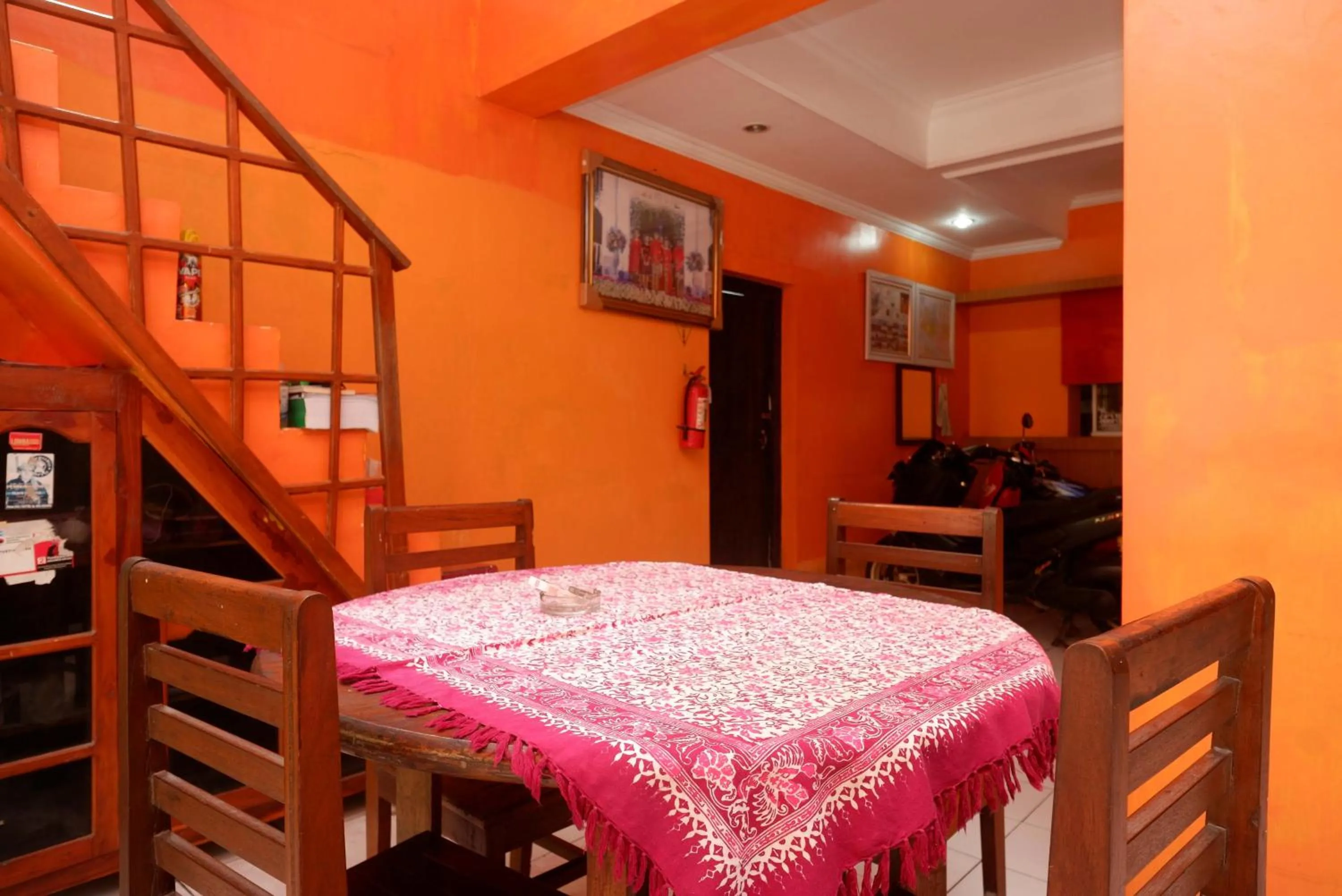 Living room, Bed in Hotel Widodo 1 Parangtritis RedPartner