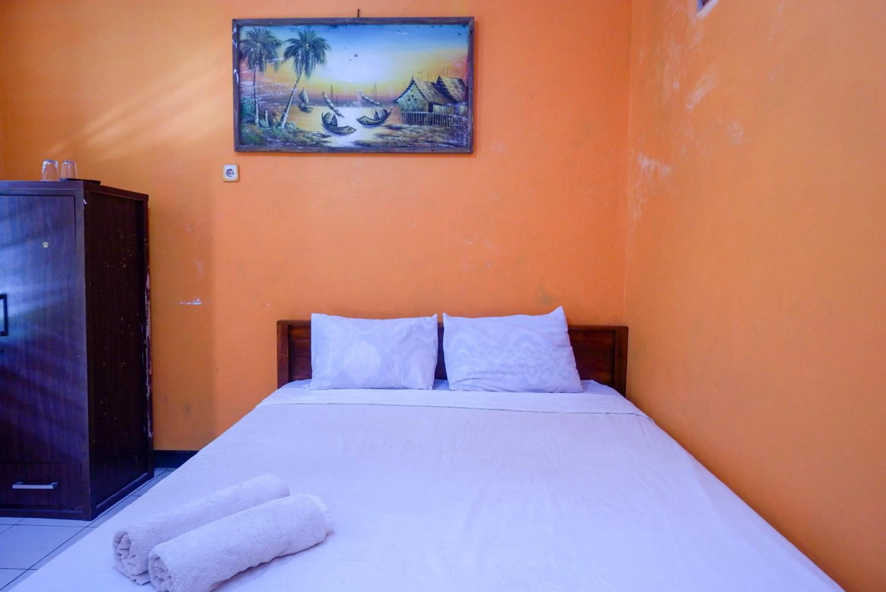 Bedroom, Bed in Hotel Widodo 1 Parangtritis RedPartner