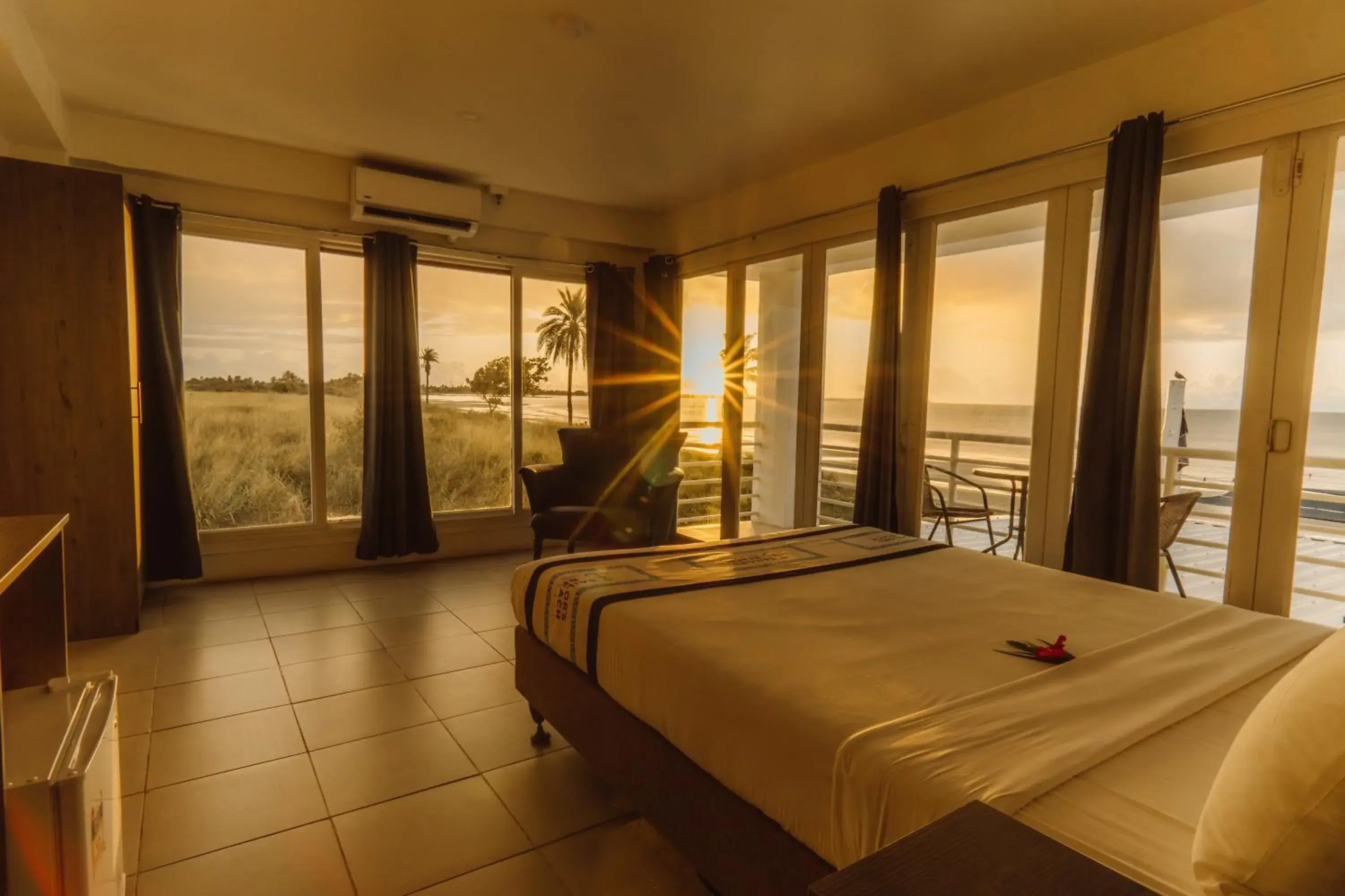 Sea view, Bed in Sailors Beach Fiji Sea view, Bed in Sailors Beach Fiji