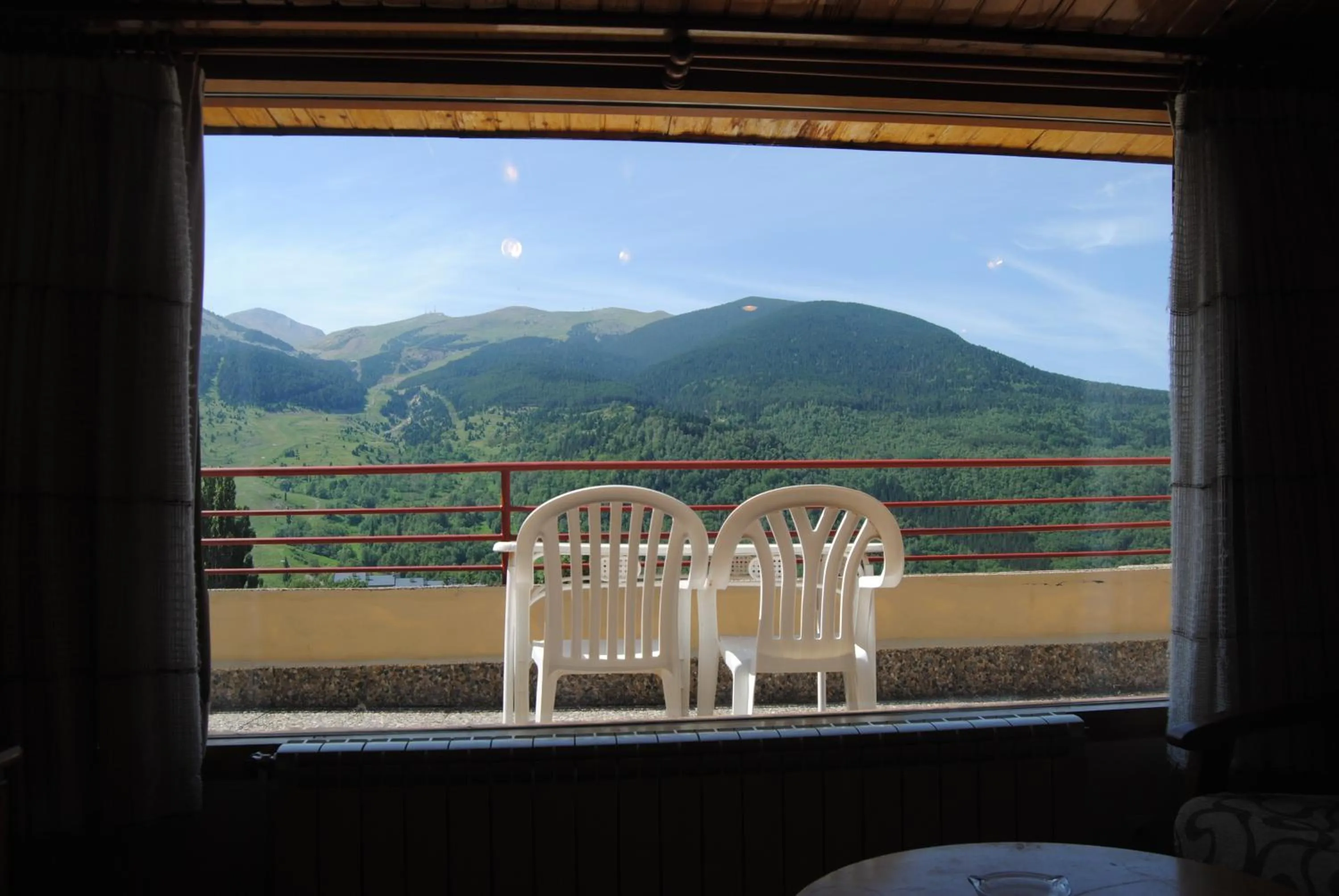 Natural landscape in Apartamentos SNÖ Edelweiss