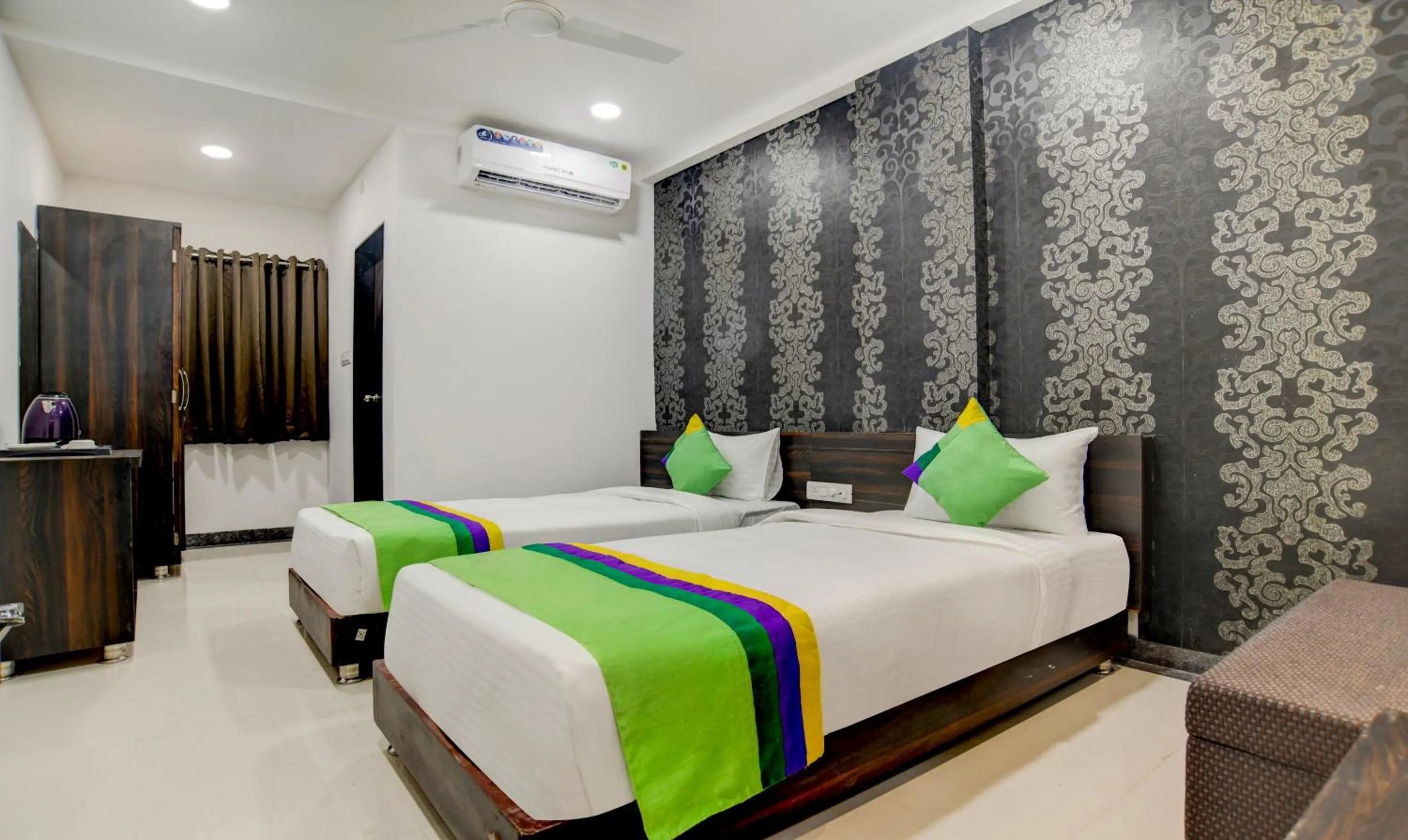 Bedroom, Bed in Treebo Grand Euro Pipliyahana Square