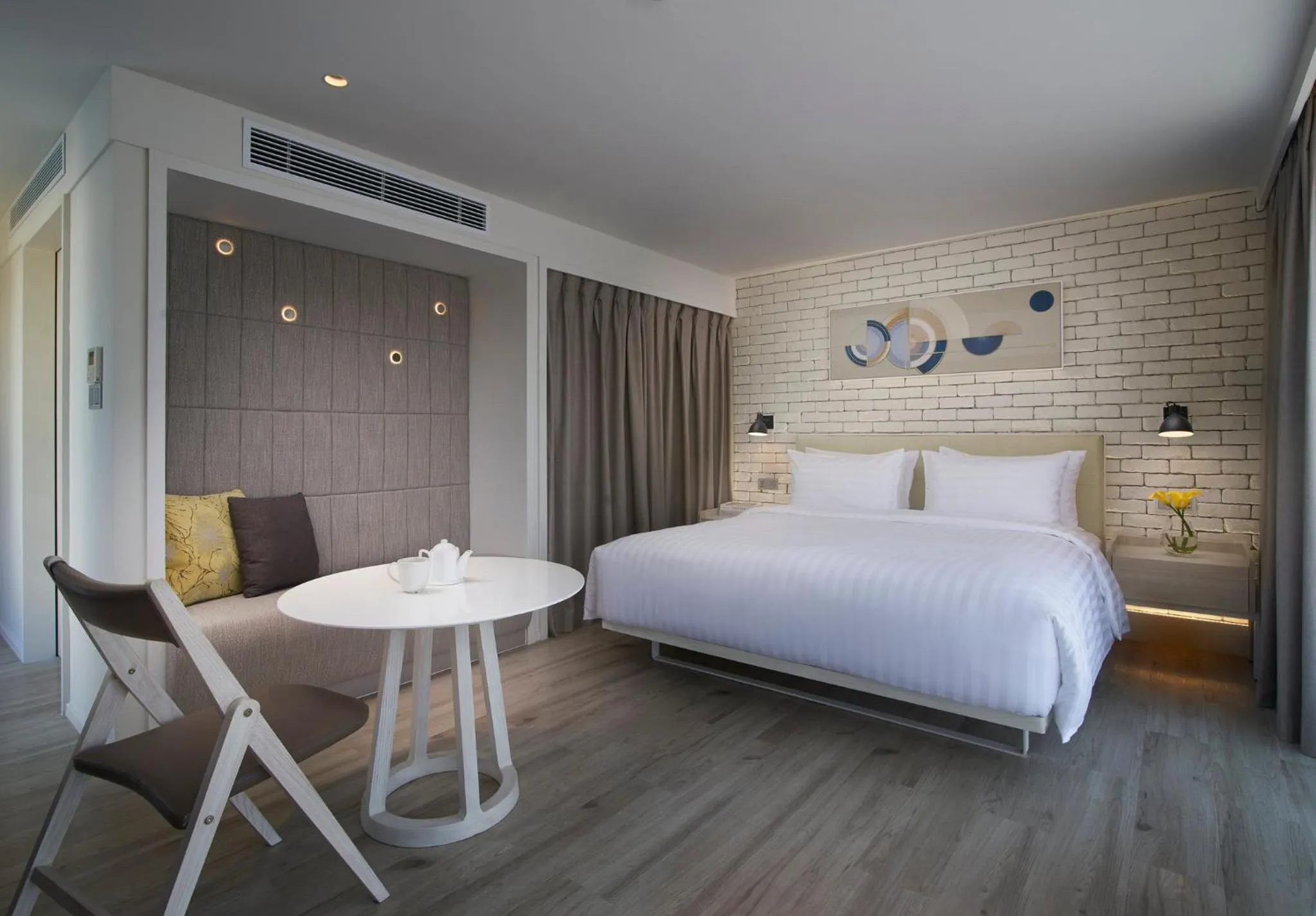 Photo of the whole room, Bed in Shama Yen-Akat Bangkok