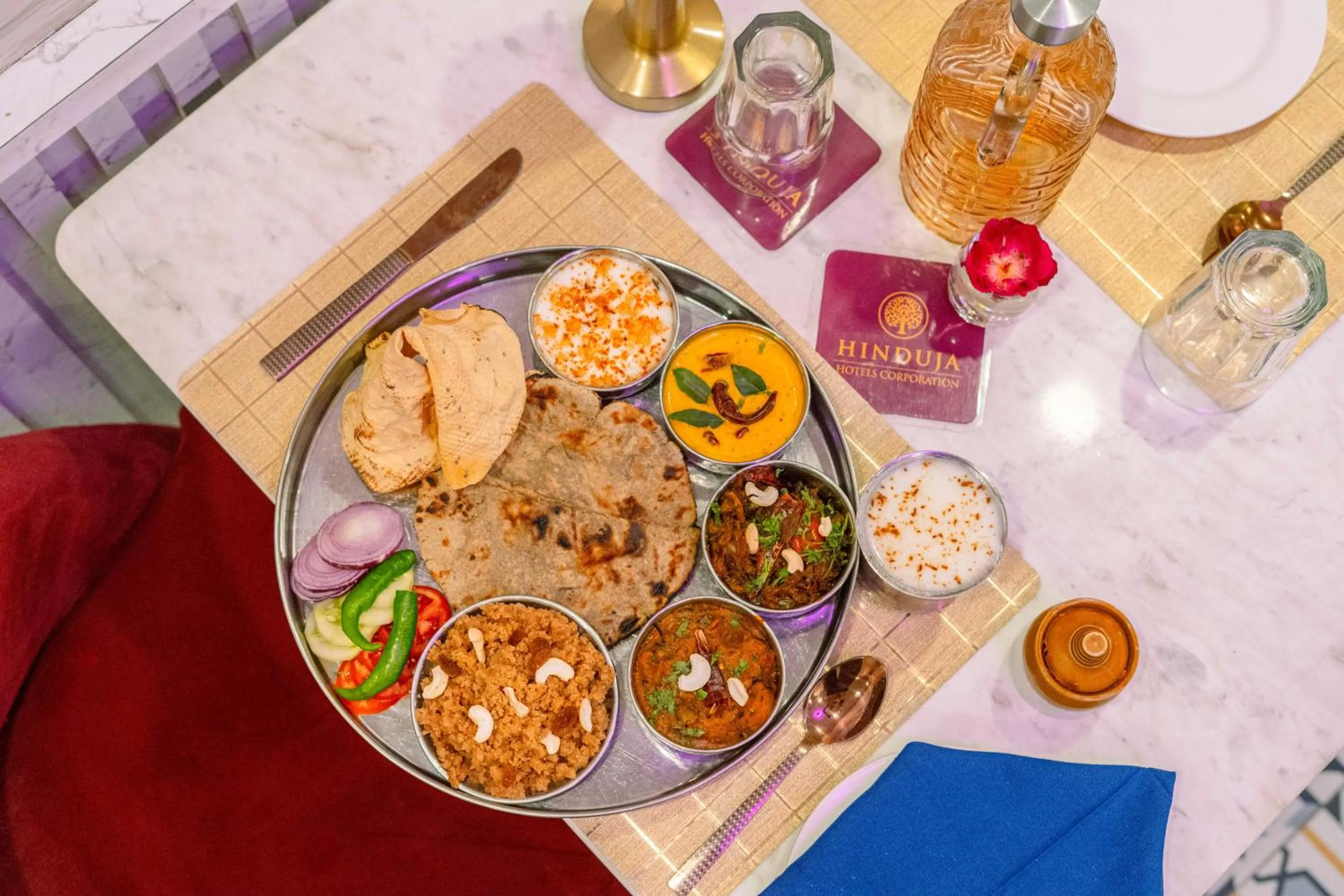 Restaurant/places to eat in Hotel Hinduja Fort