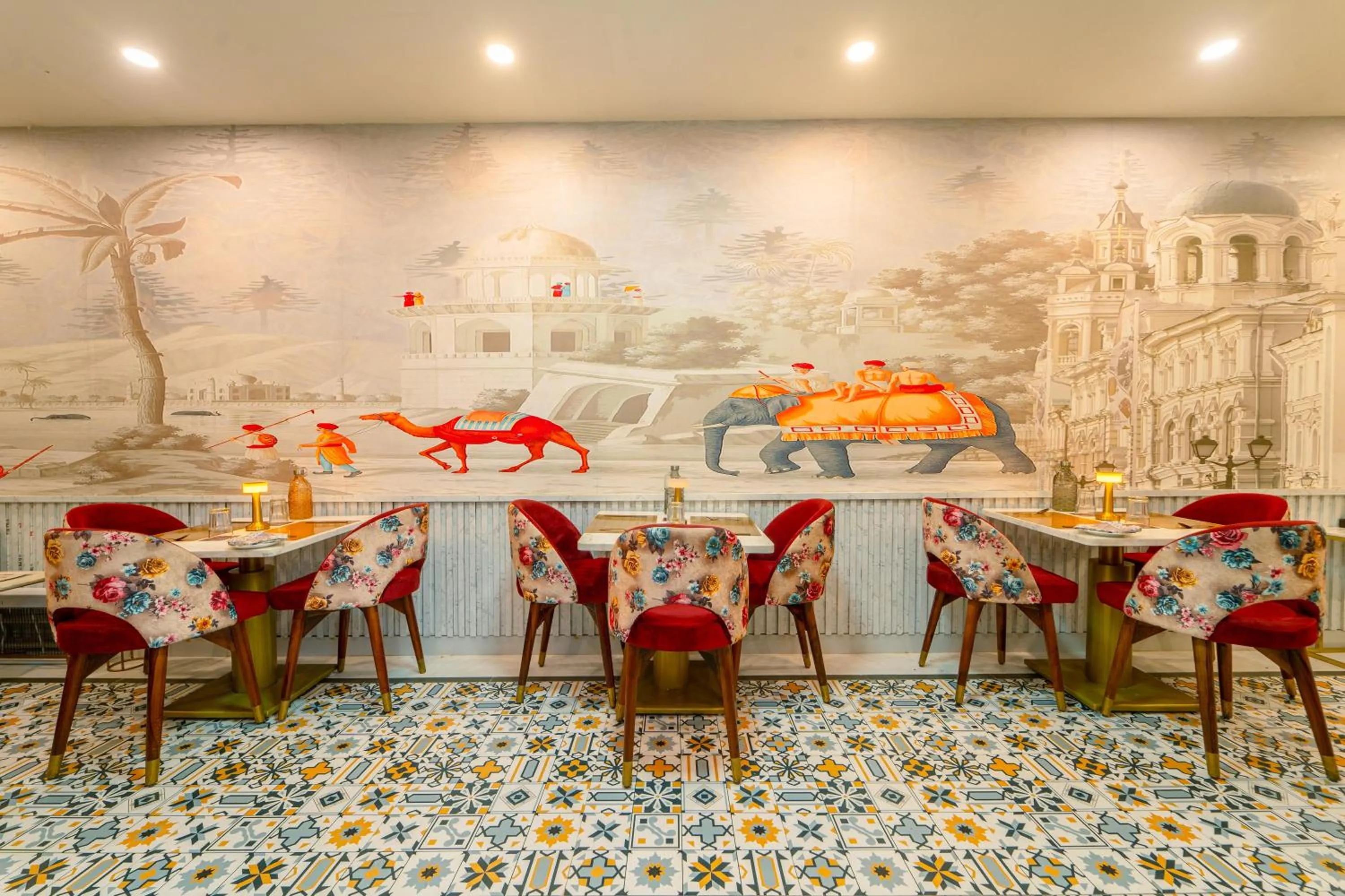 Restaurant/places to eat in Hotel Hinduja Fort