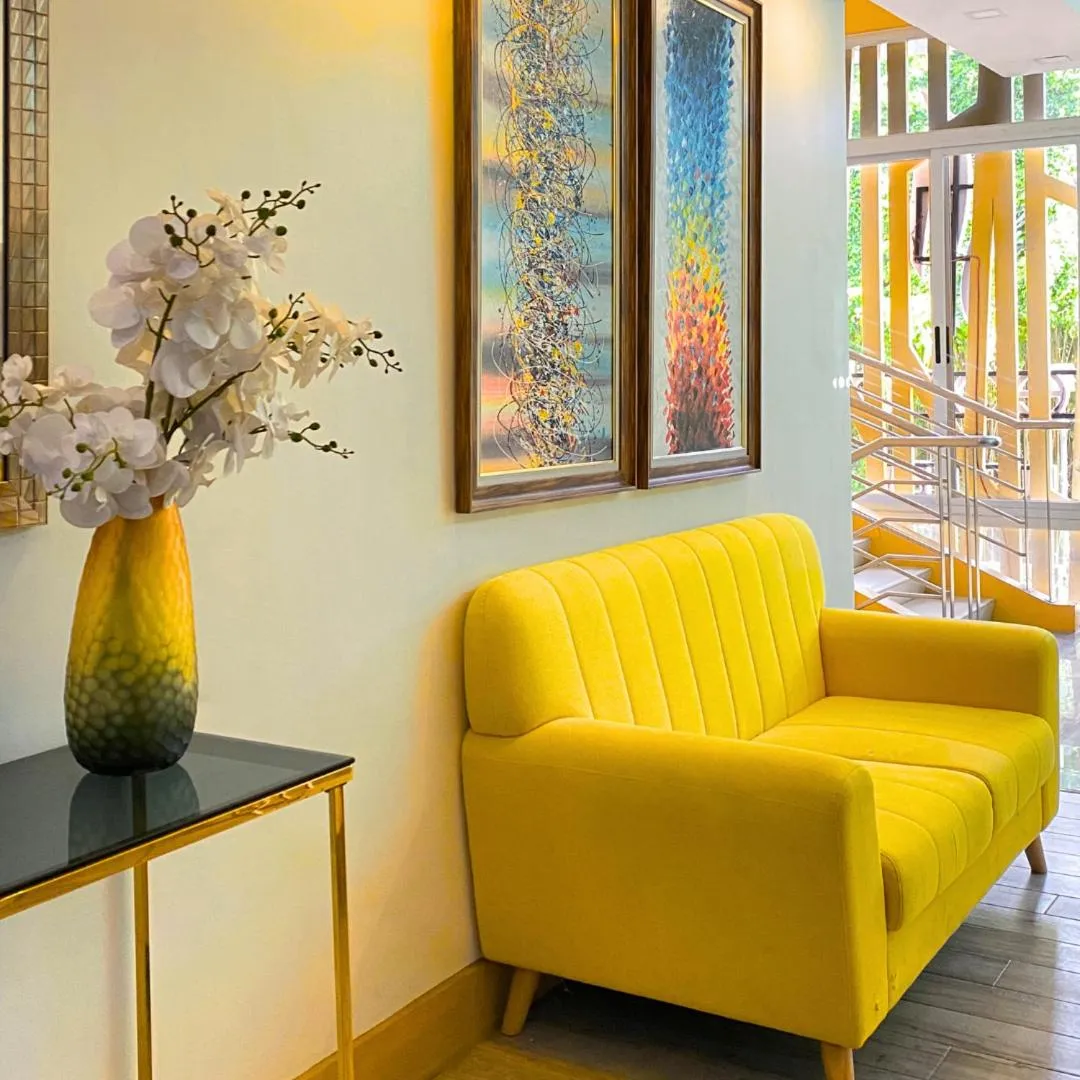 Living room in Luxebridge Hotel