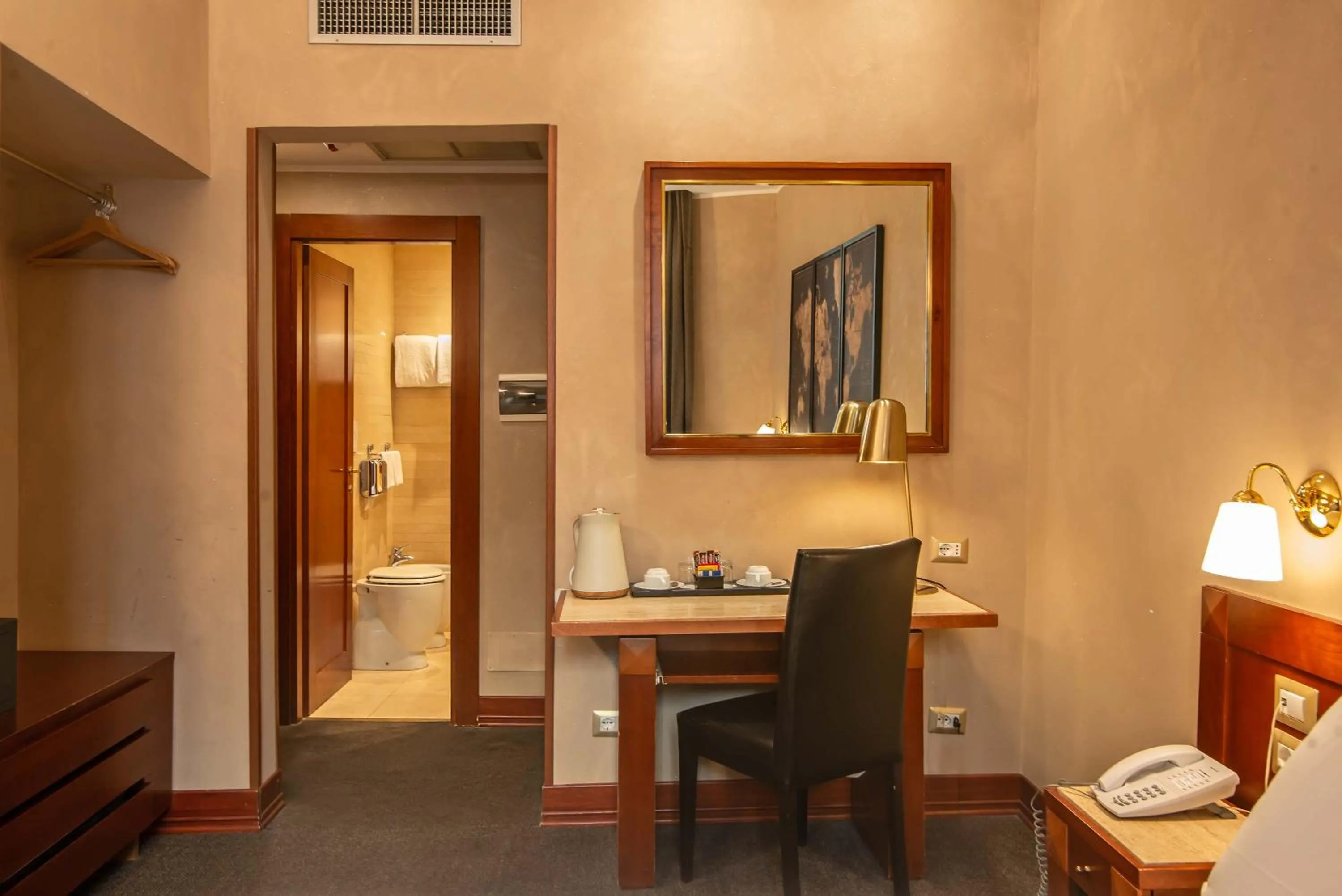 Photo of the whole room in Hotel Accademia