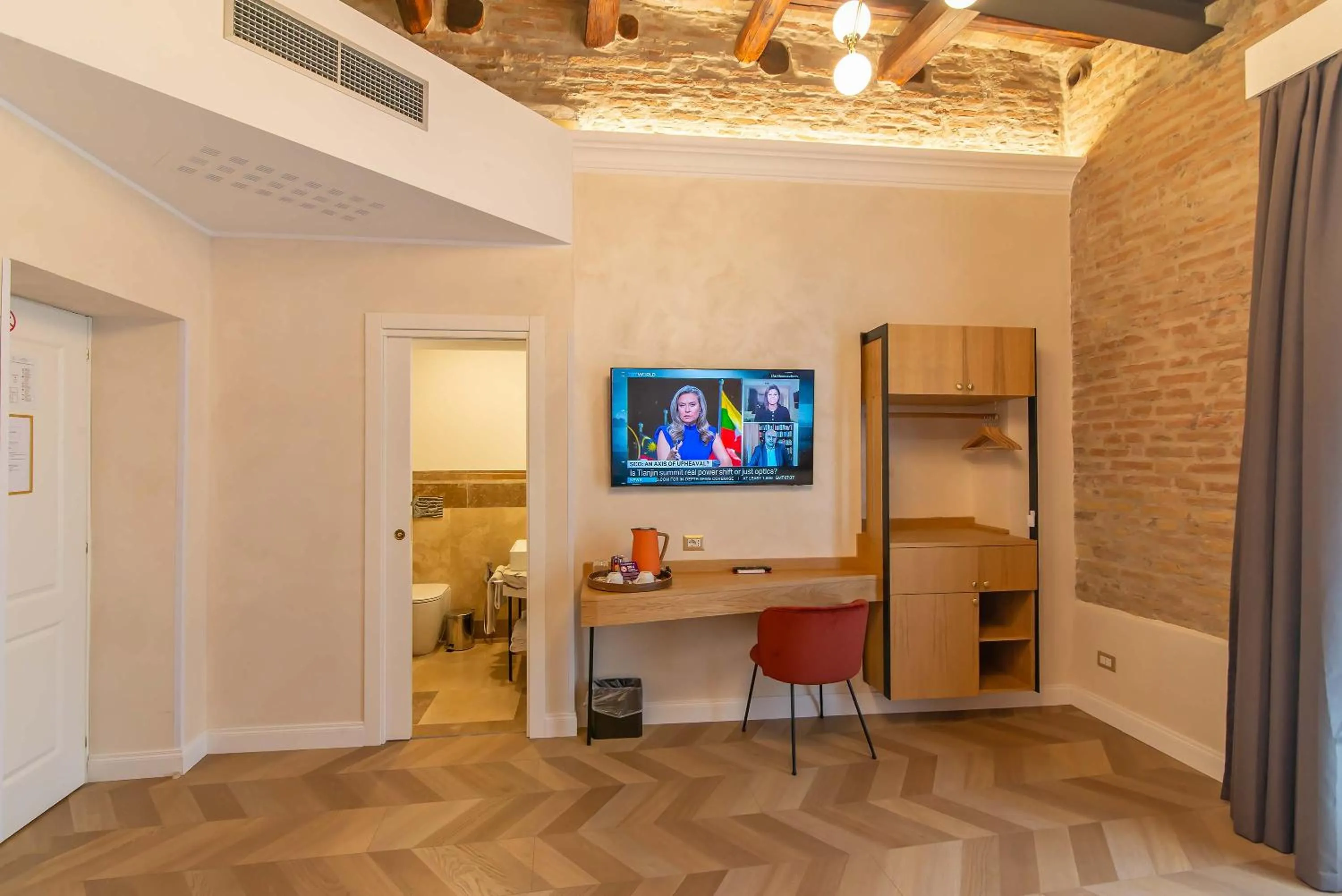 Photo of the whole room in Hotel Accademia