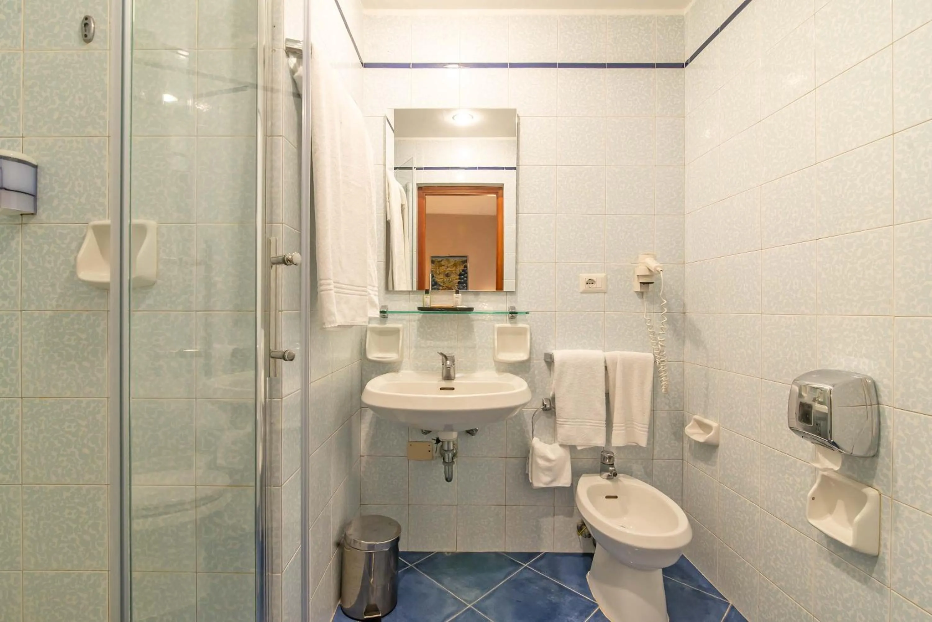 Bathroom in Hotel Accademia