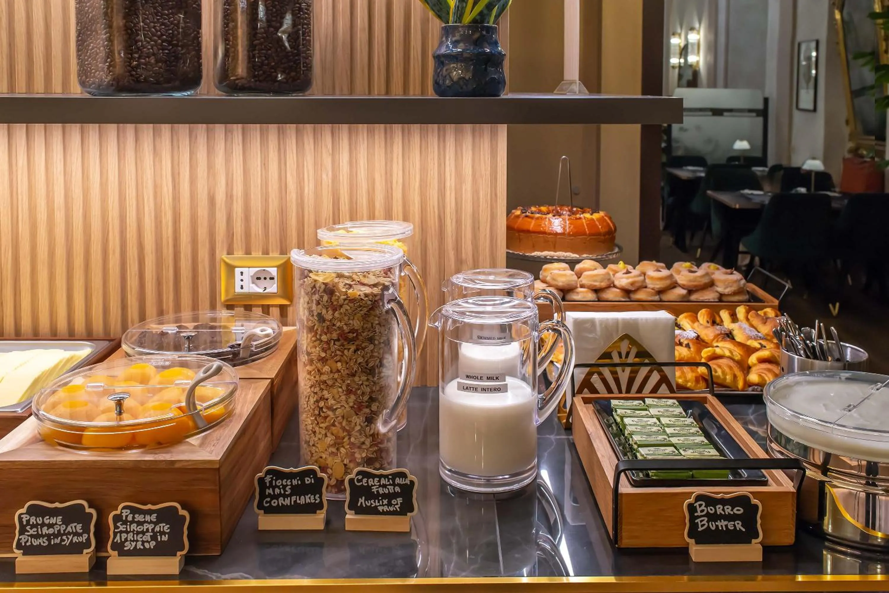 Continental breakfast in Hotel Accademia