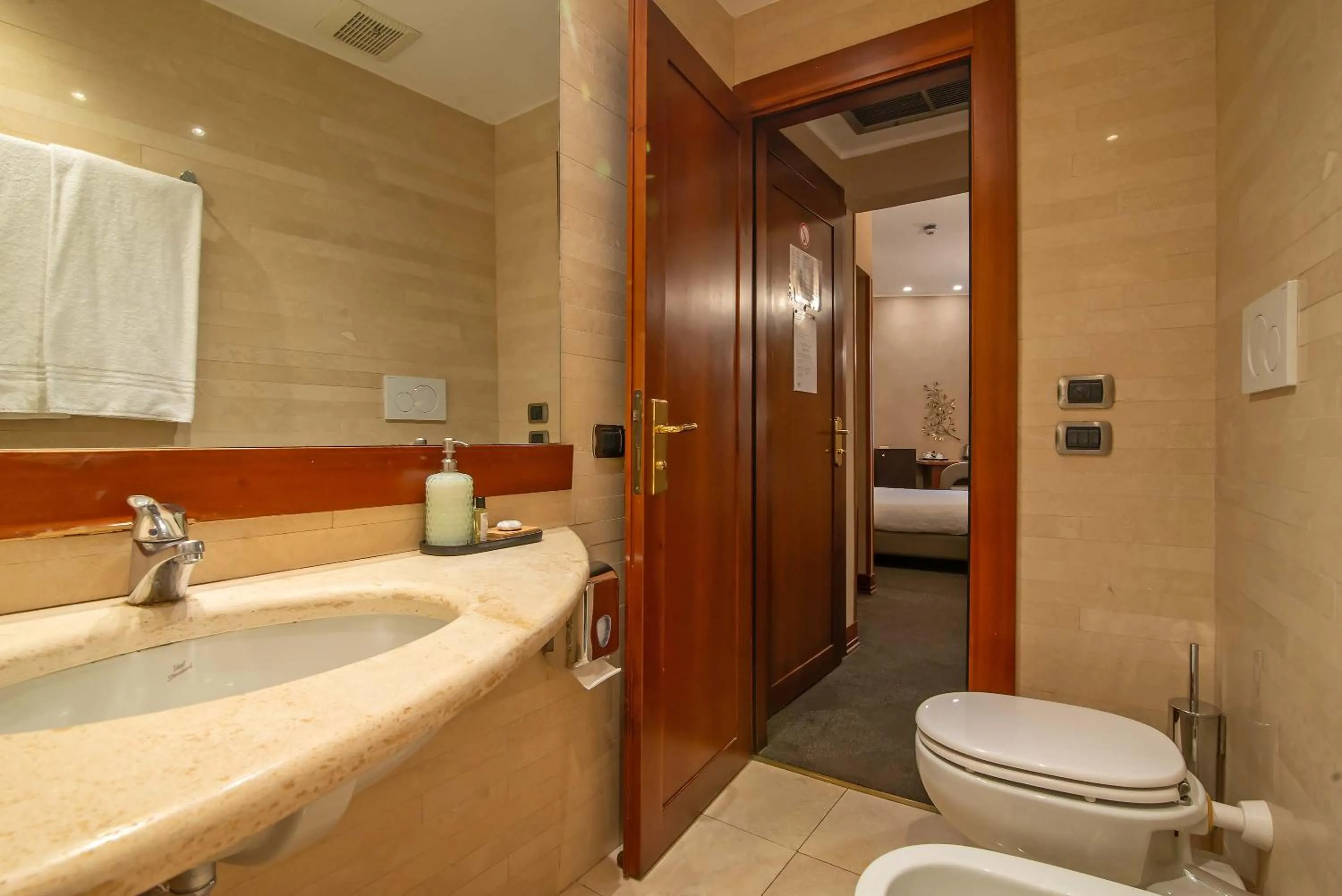 Bathroom in Hotel Accademia