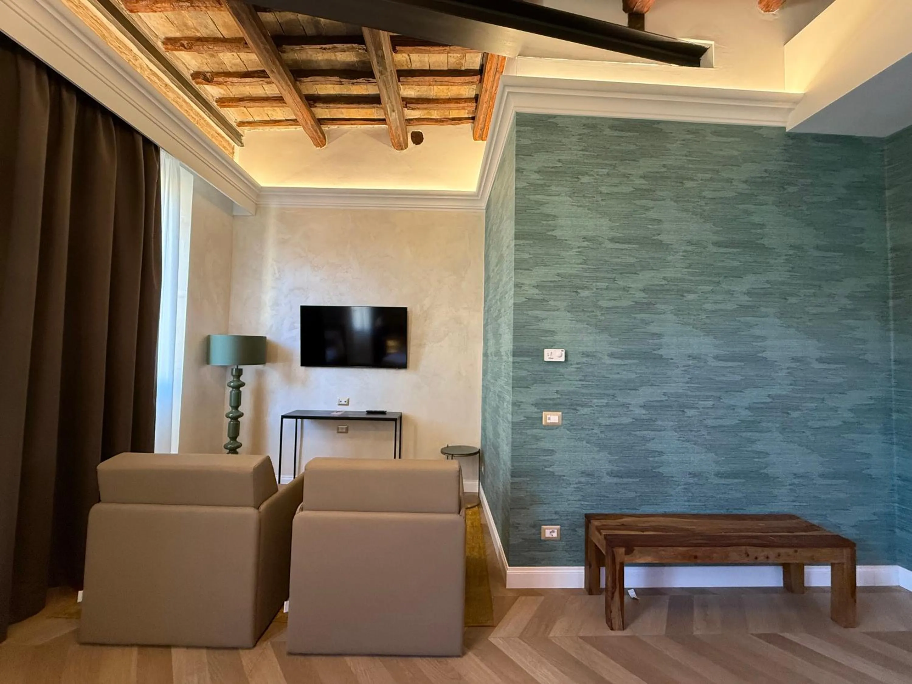 Photo of the whole room in Hotel Accademia