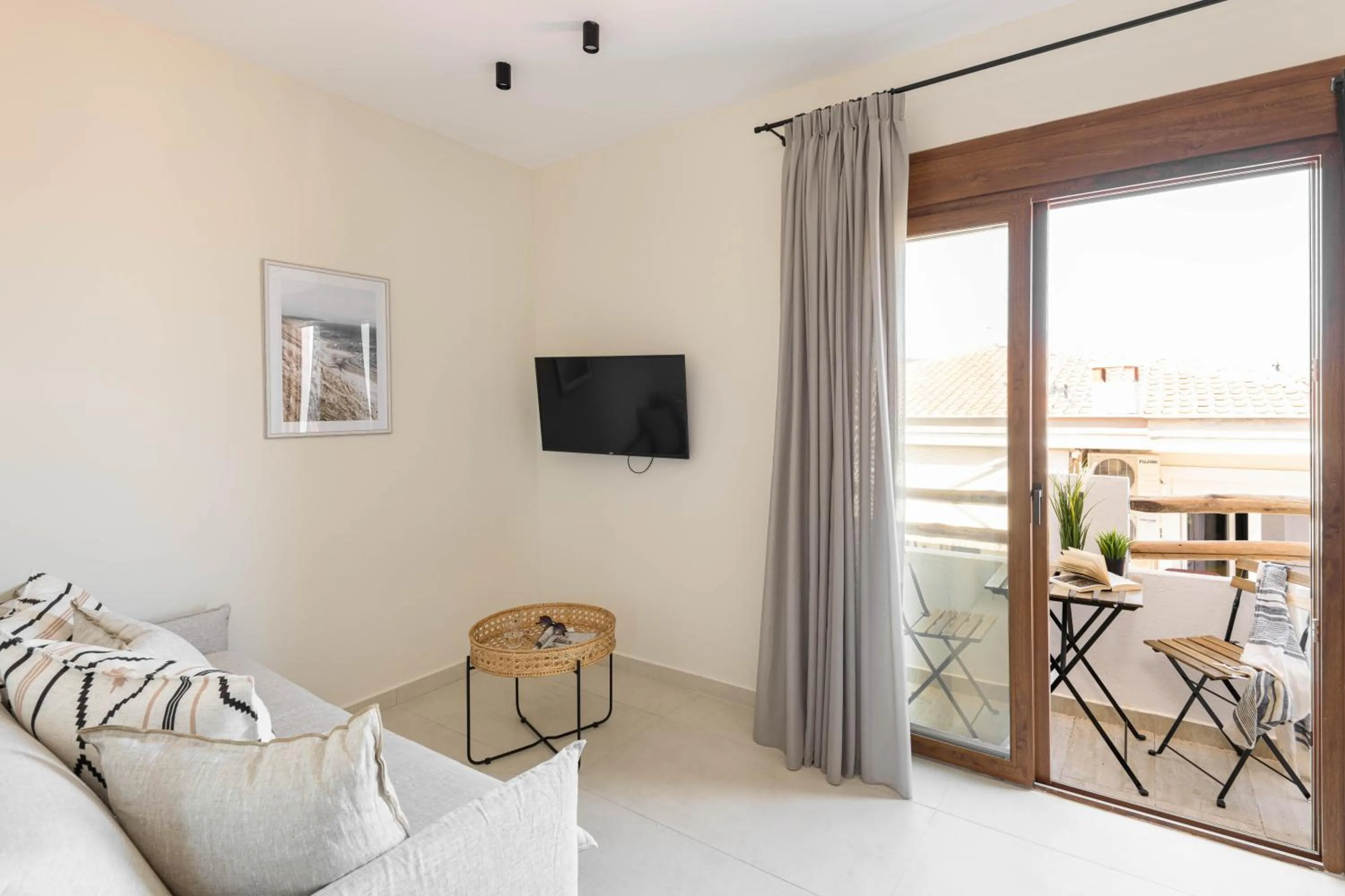 TV and multimedia in Palm Residences