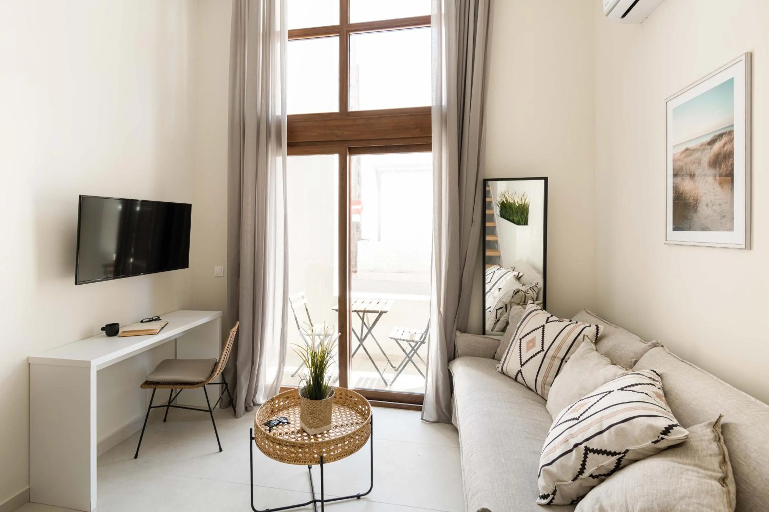 TV and multimedia in Palm Residences