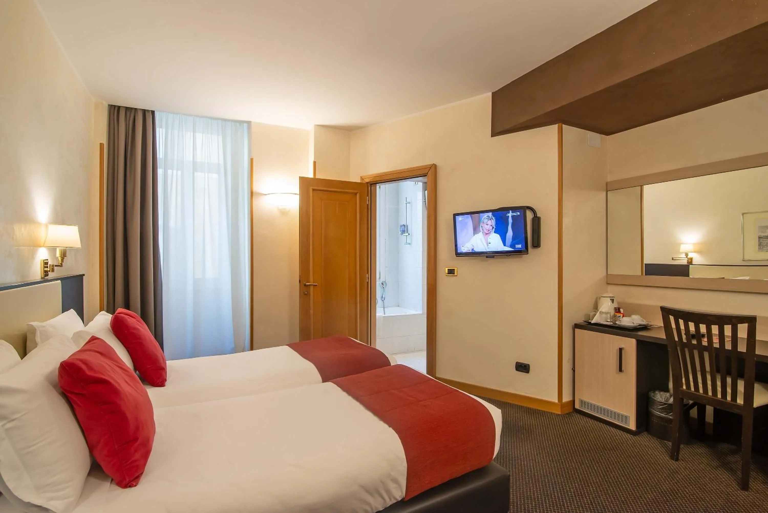 Photo of the whole room, Bed in Hotel Tritone