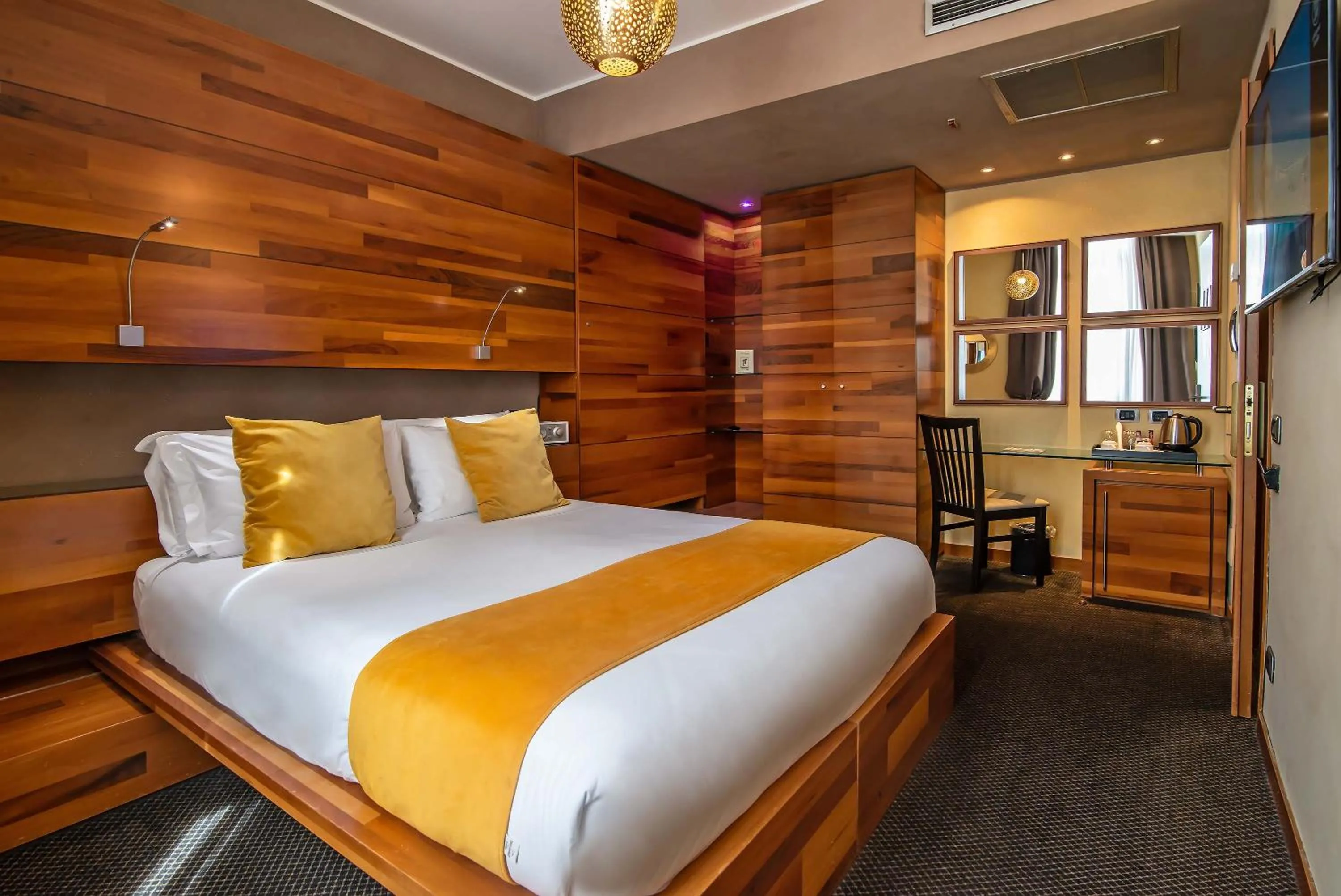 Photo of the whole room, Bed in Hotel Tritone