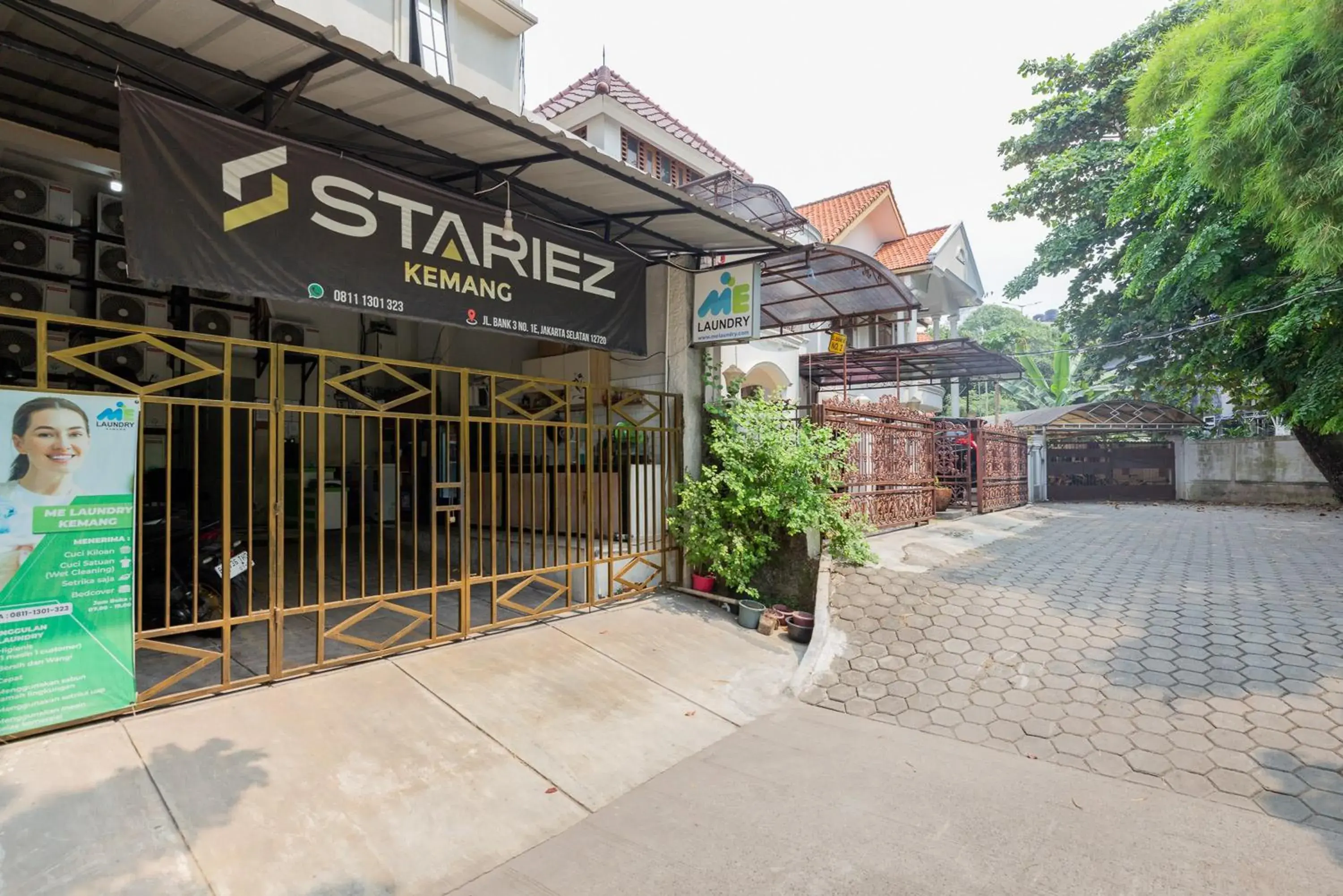 Property building in RedDoorz At Stariez Kemang Property building in RedDoorz At Stariez Kemang