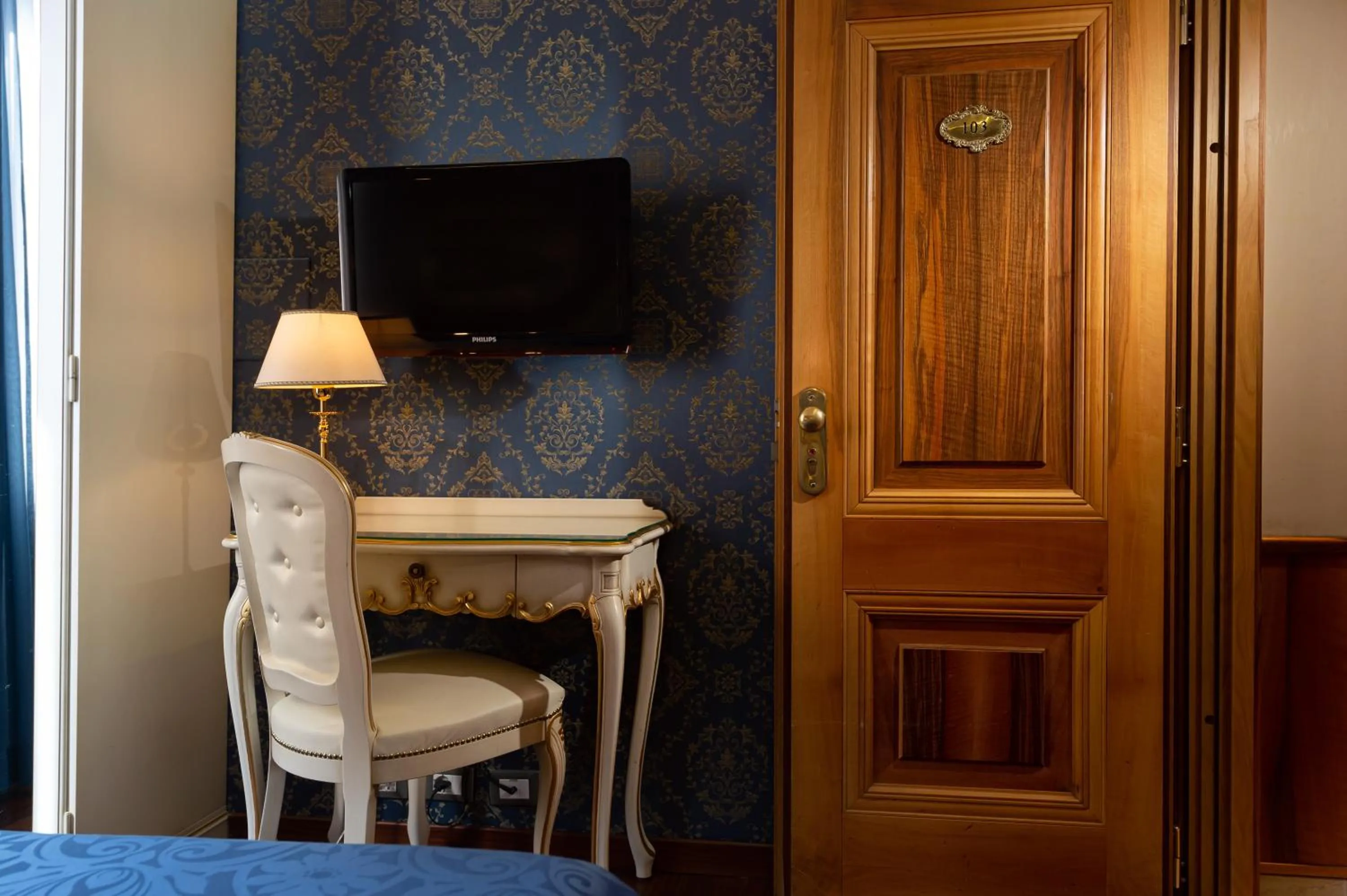 TV and multimedia in Hotel Santa Marina