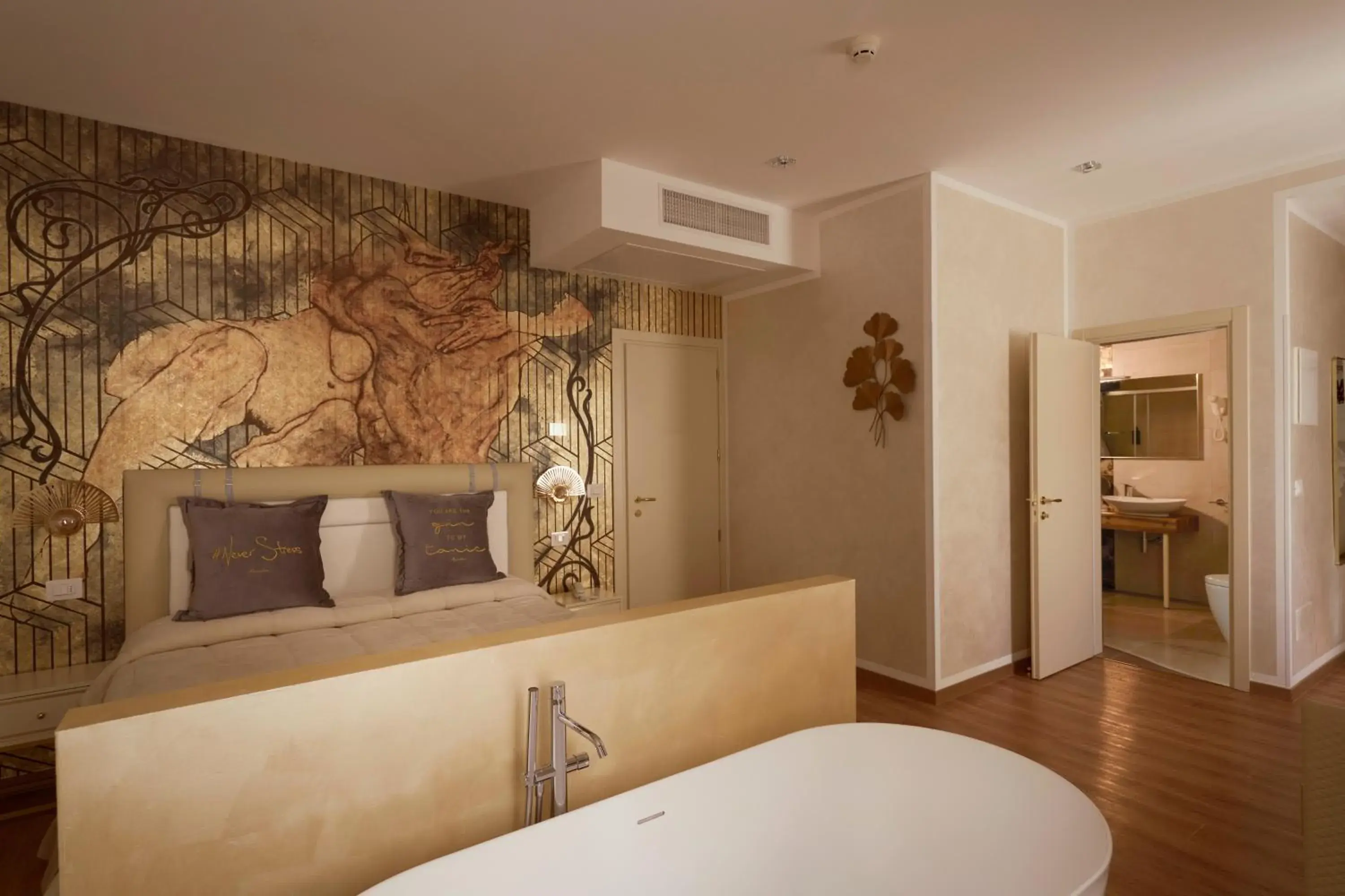 Photo of the whole room, Bed in Amsterdam Suite Hotel & SPA Photo of the whole room, Bed in Amsterdam Suite Hotel & SPA