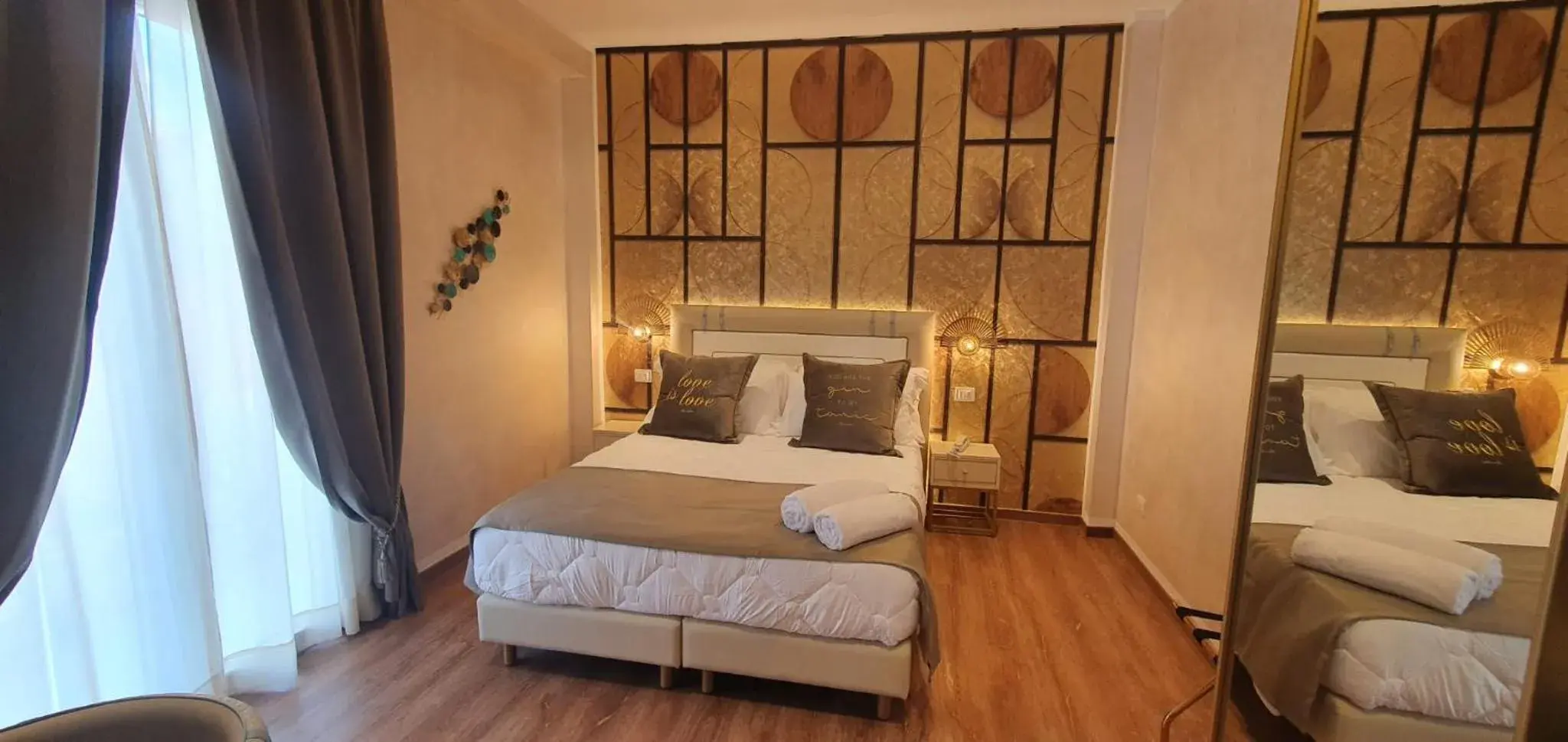 Photo of the whole room, Bed in Amsterdam Suite Hotel & SPA Photo of the whole room, Bed in Amsterdam Suite Hotel & SPA