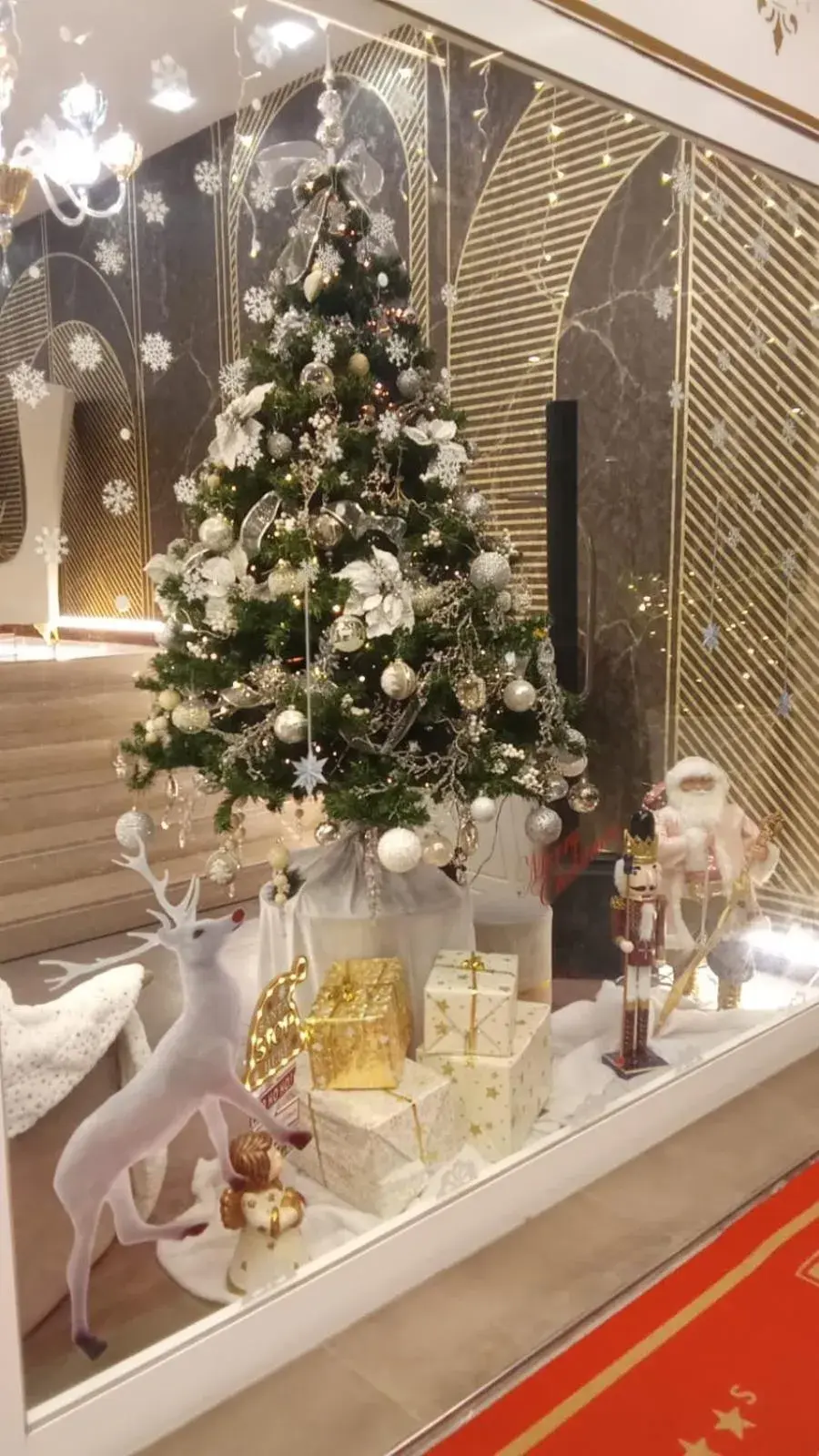 Facade/entrance in Amsterdam Suite Hotel & SPA Facade/entrance in Amsterdam Suite Hotel & SPA