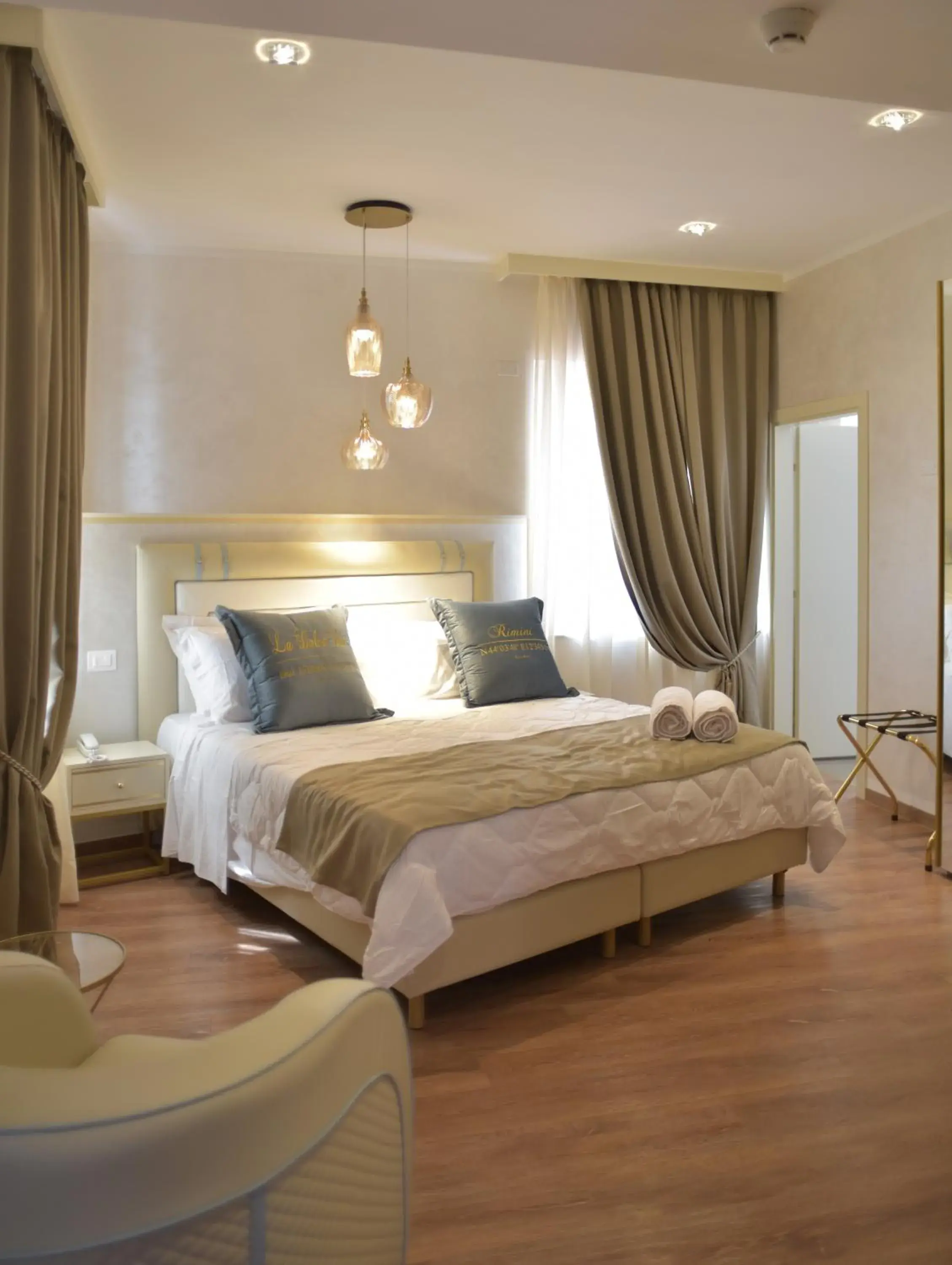 Photo of the whole room, Bed in Amsterdam Suite Hotel & SPA Photo of the whole room, Bed in Amsterdam Suite Hotel & SPA