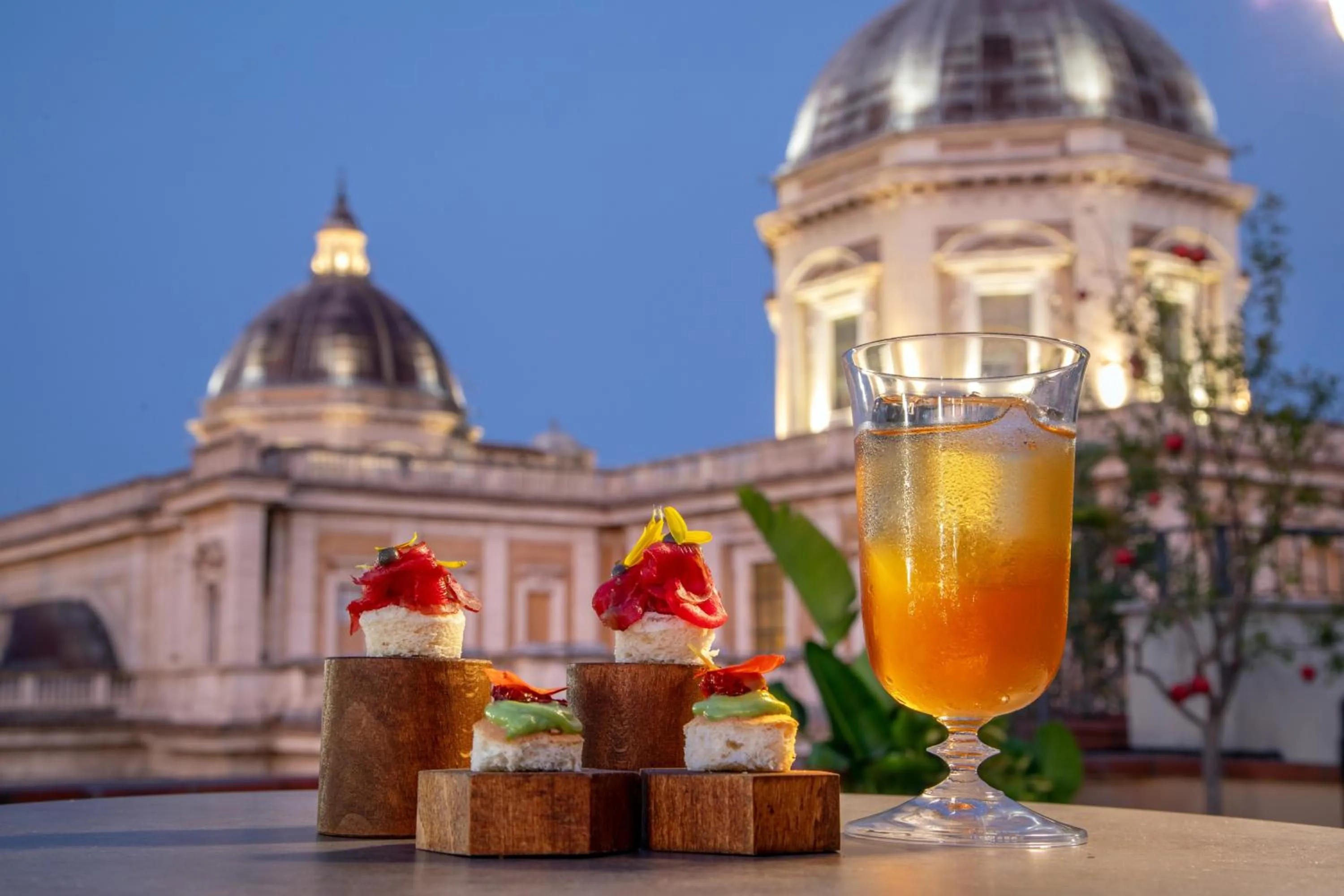 Restaurant/places to eat in The Major Hotel