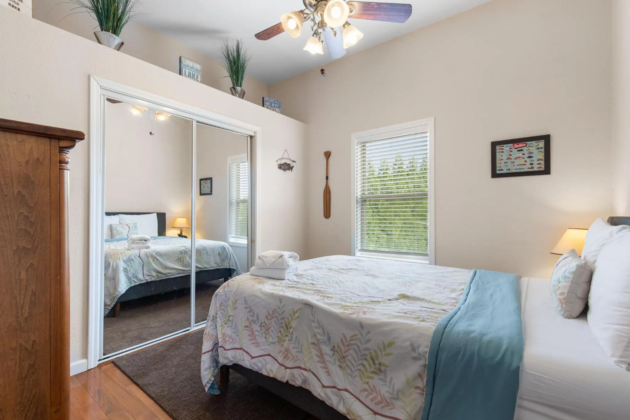 Property building, Bed in Wonderland Cove