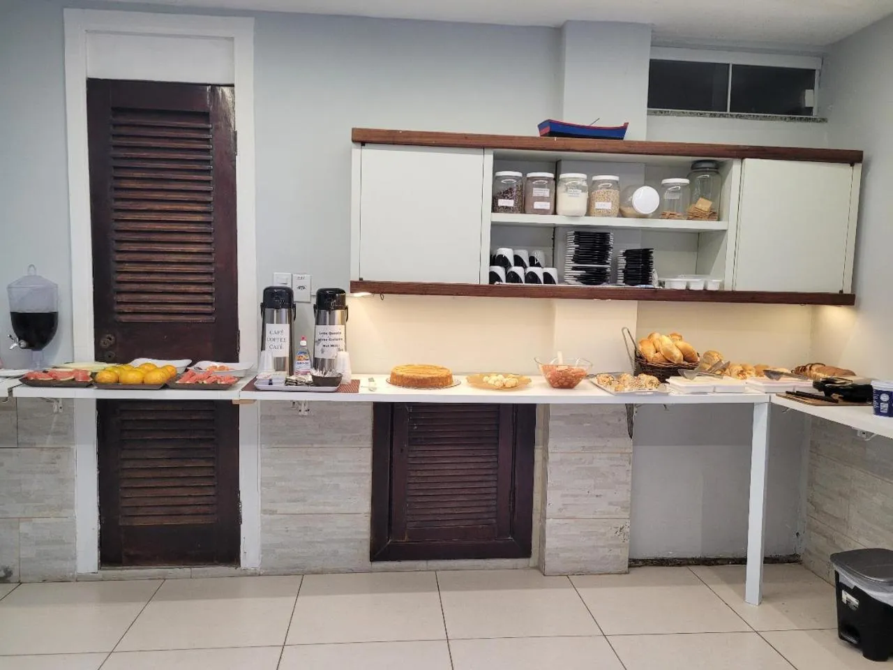 Dining area in Pousada Sol e Descanso - by Easy Hotéis