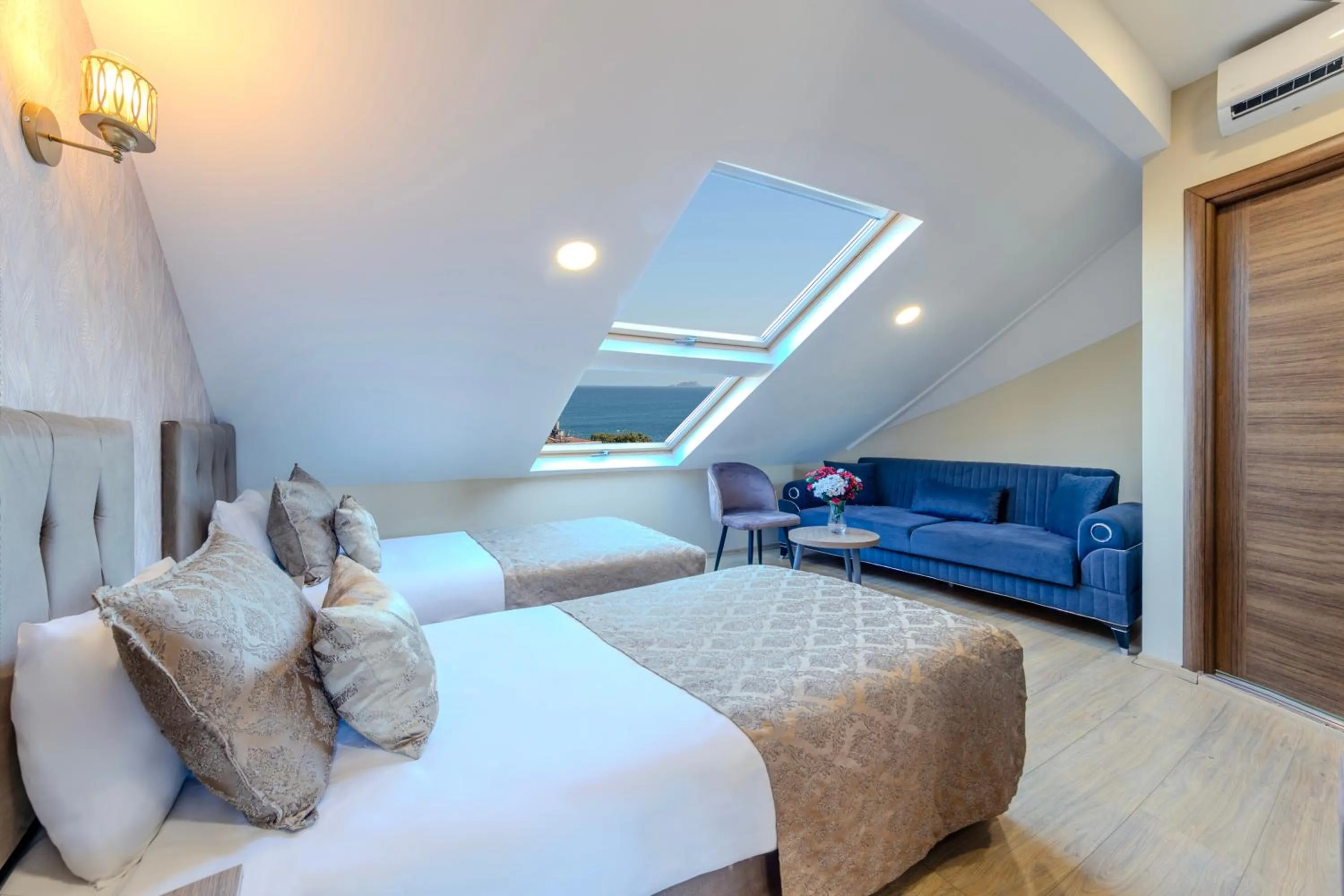 Bed in Sultan Hamit Hotel