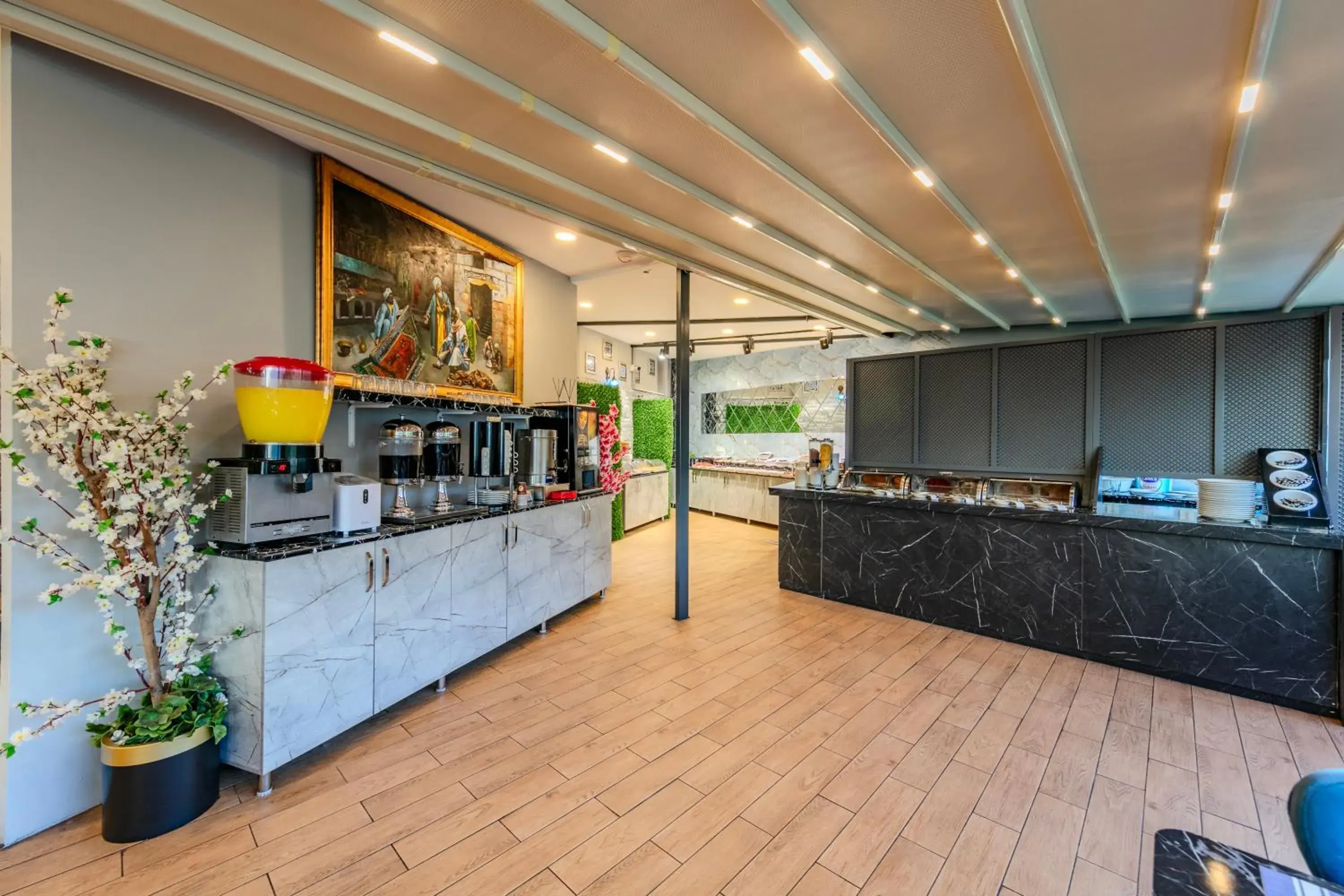 Restaurant/places to eat in Sultan Hamit Hotel Restaurant/places to eat in Sultan Hamit Hotel