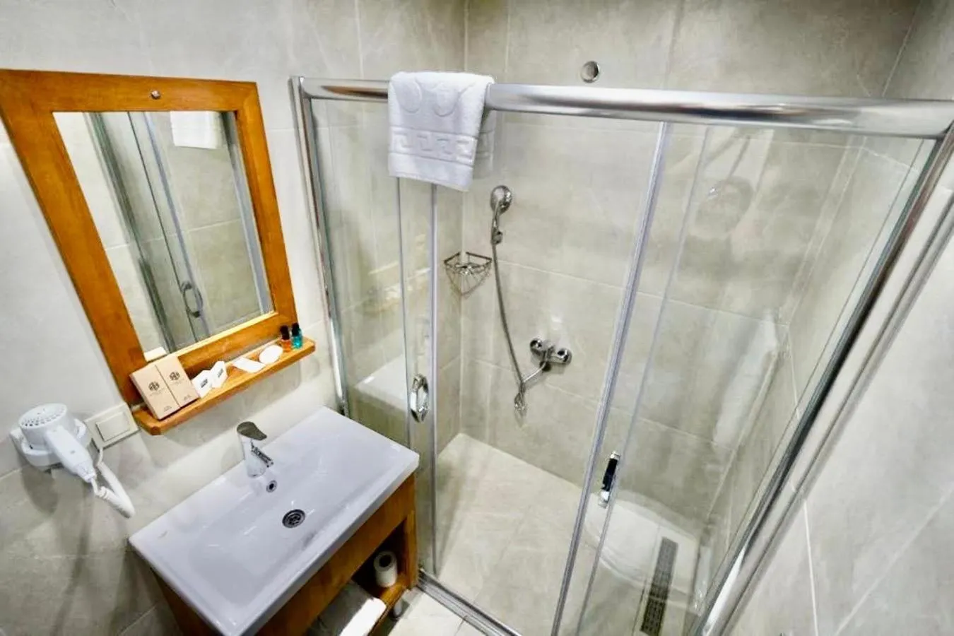 Shower in Sultan Hamit Hotel