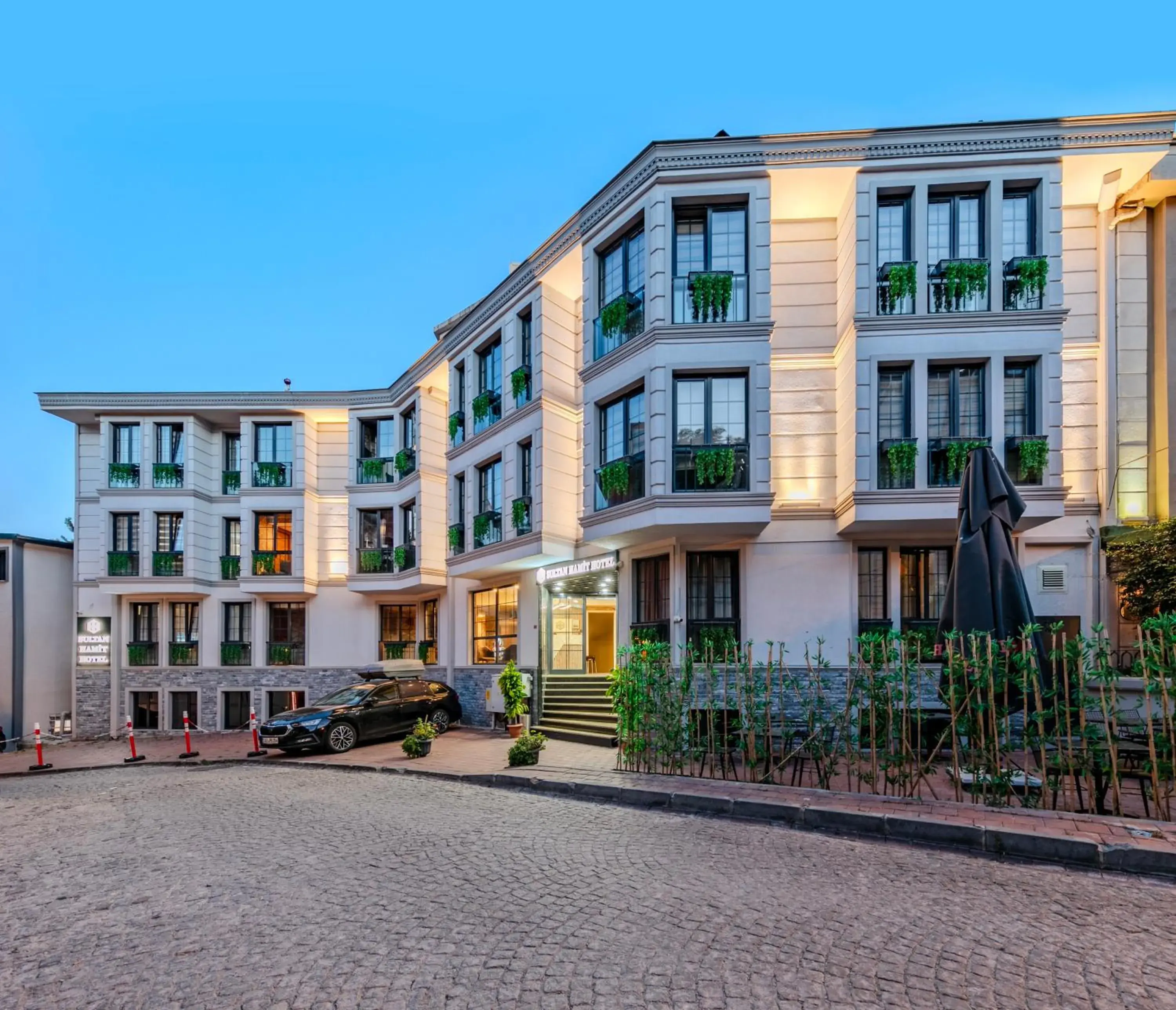 Property building in Sultan Hamit Hotel Property building in Sultan Hamit Hotel