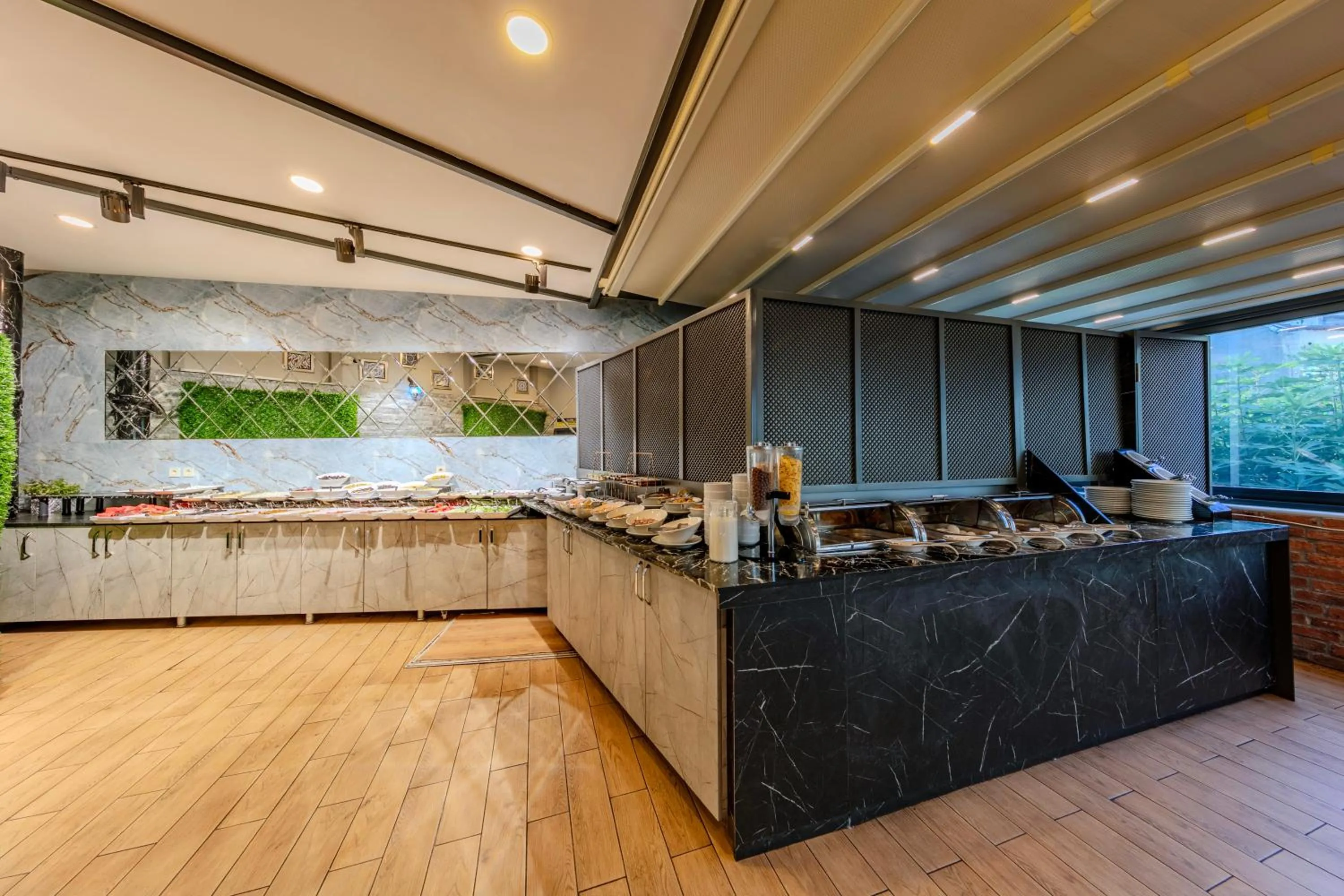 Restaurant/places to eat in Sultan Hamit Hotel