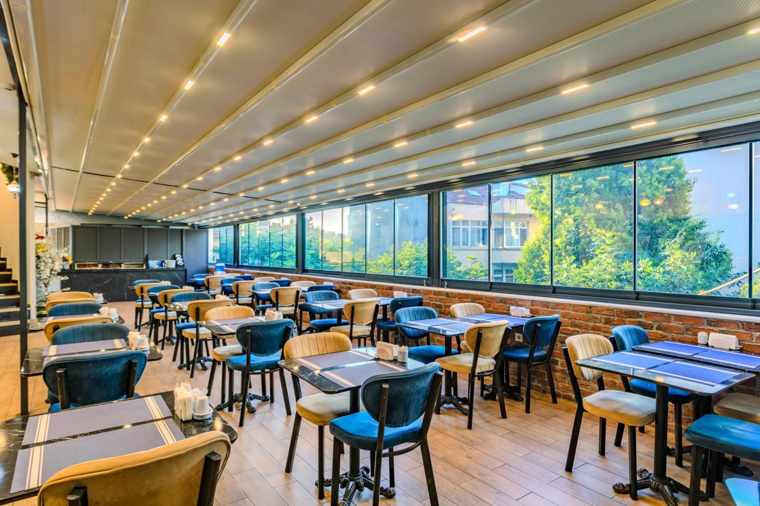 Restaurant/places to eat in Sultan Hamit Hotel