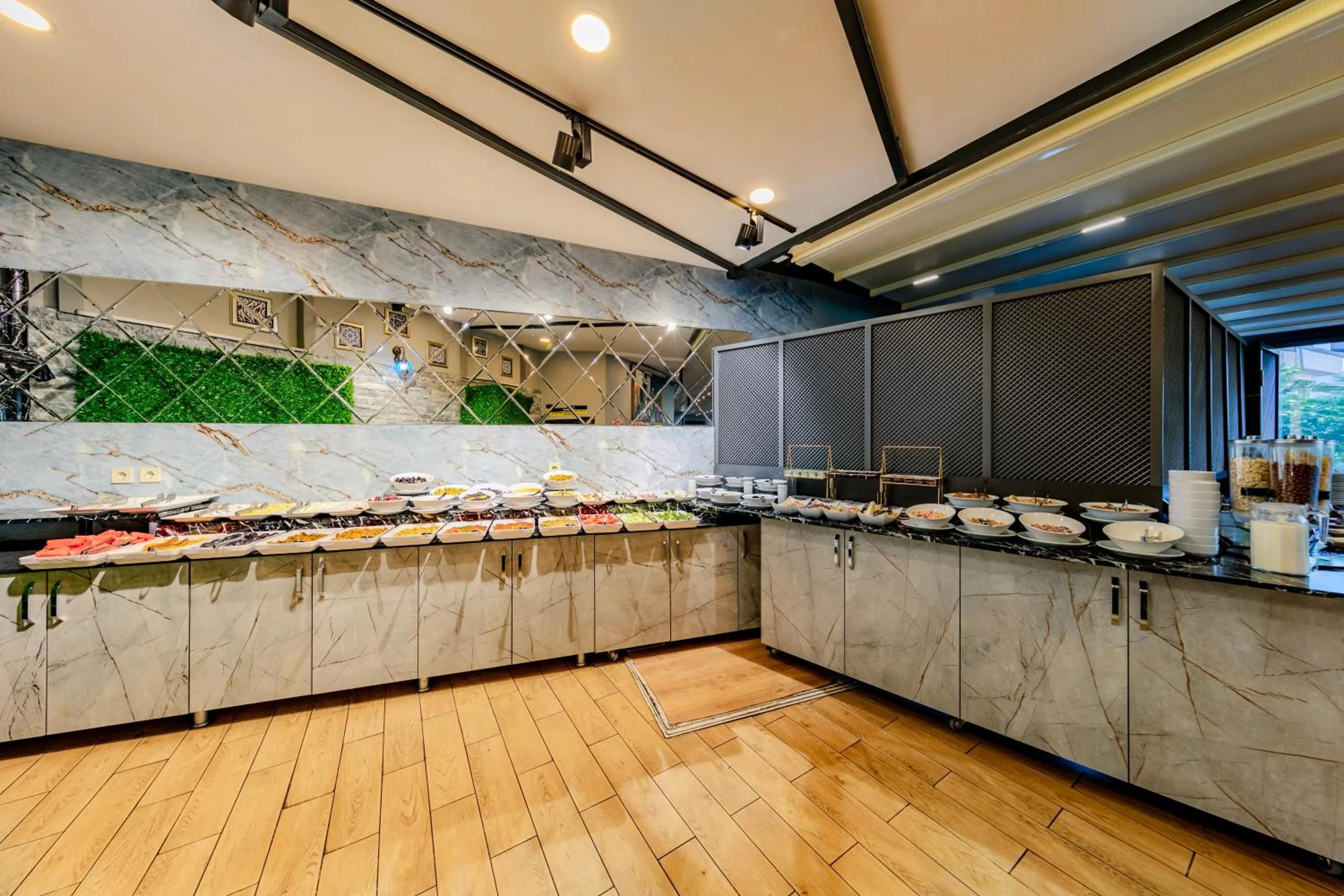 Restaurant/places to eat in Sultan Hamit Hotel