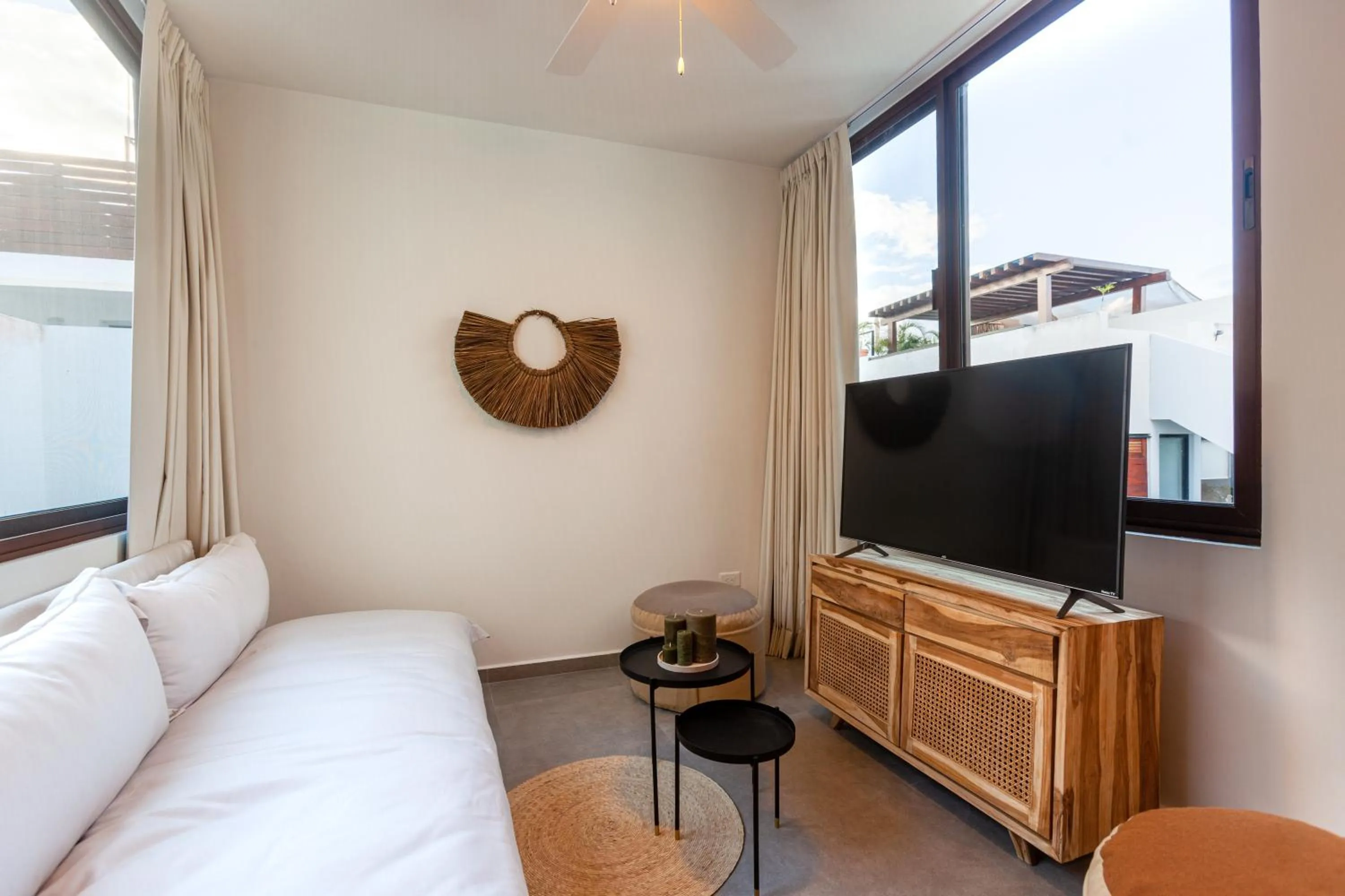 TV and multimedia in Azalea by Zamá Homes