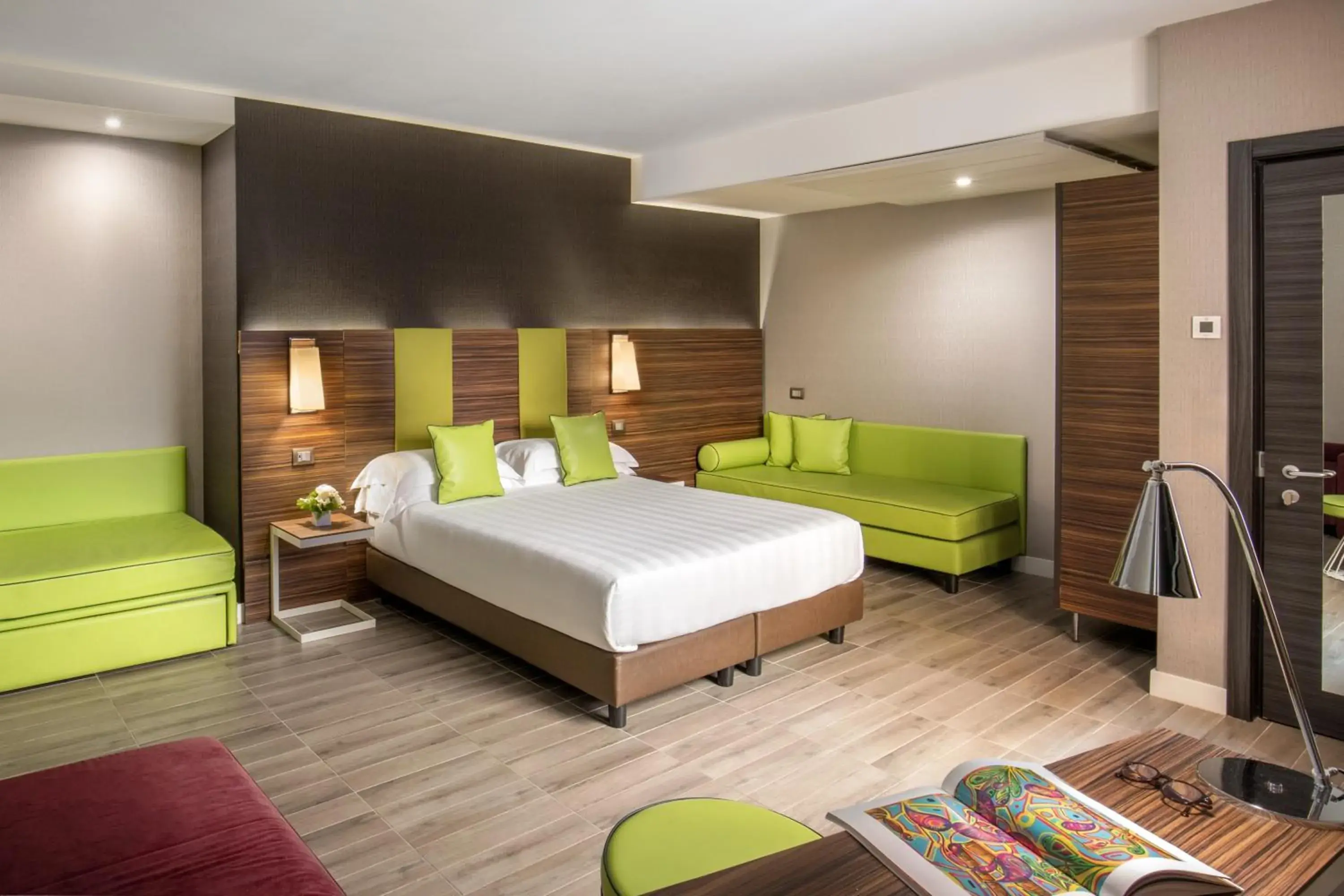 Large Family Room in The Republic Large Family Room in The Republic