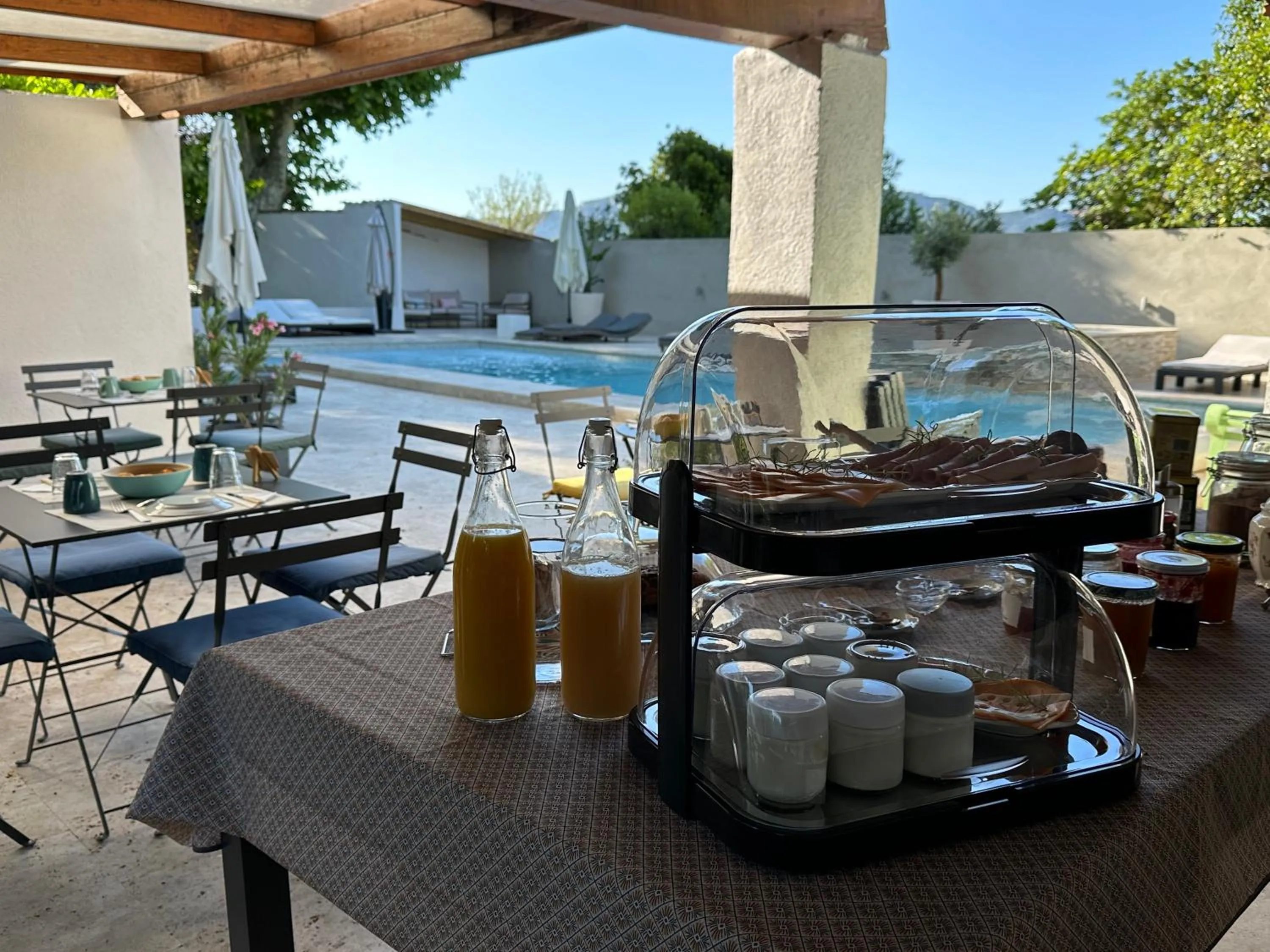 Swimming pool in Bastide Beaudinard