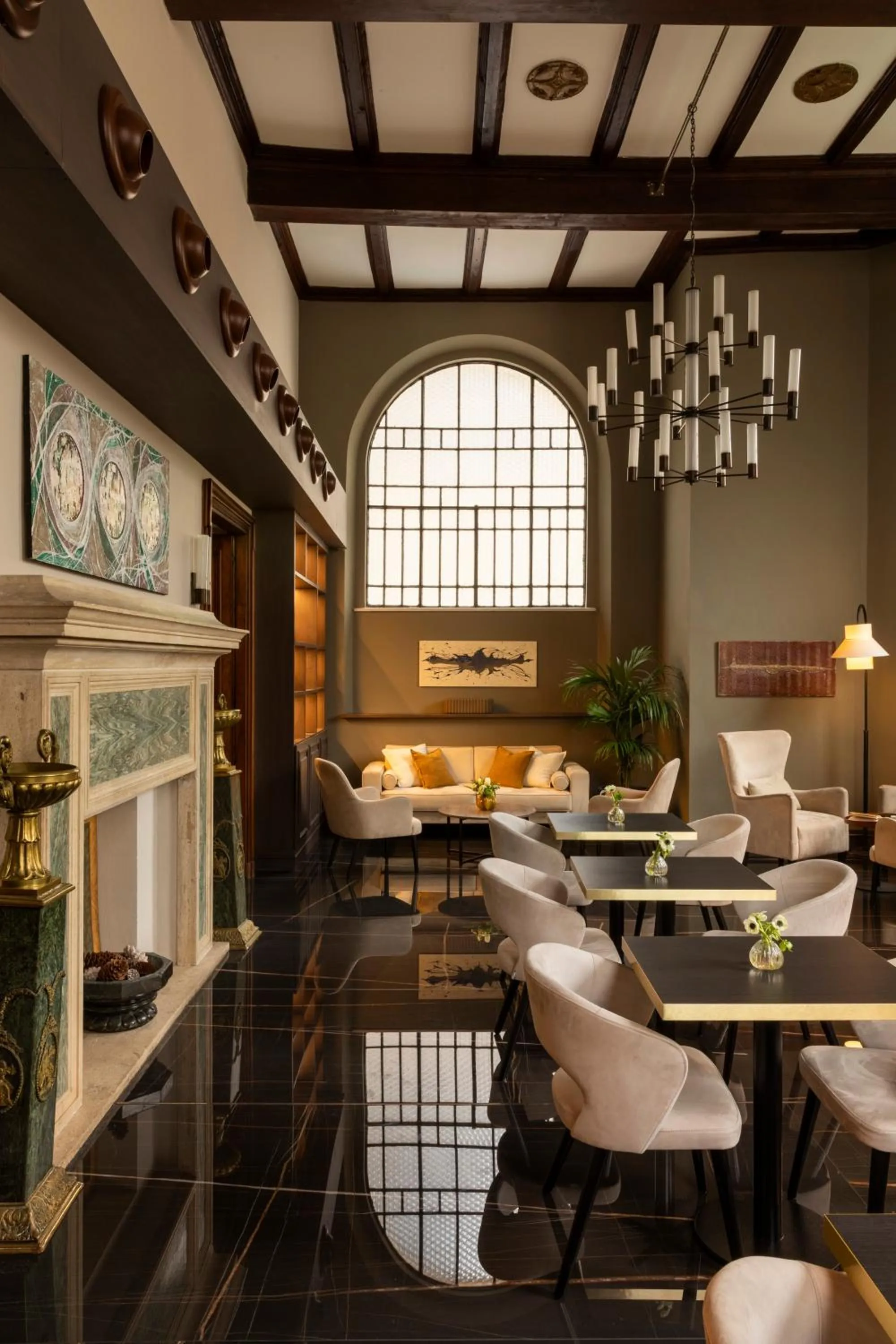 Restaurant/places to eat in Hotel Viminale