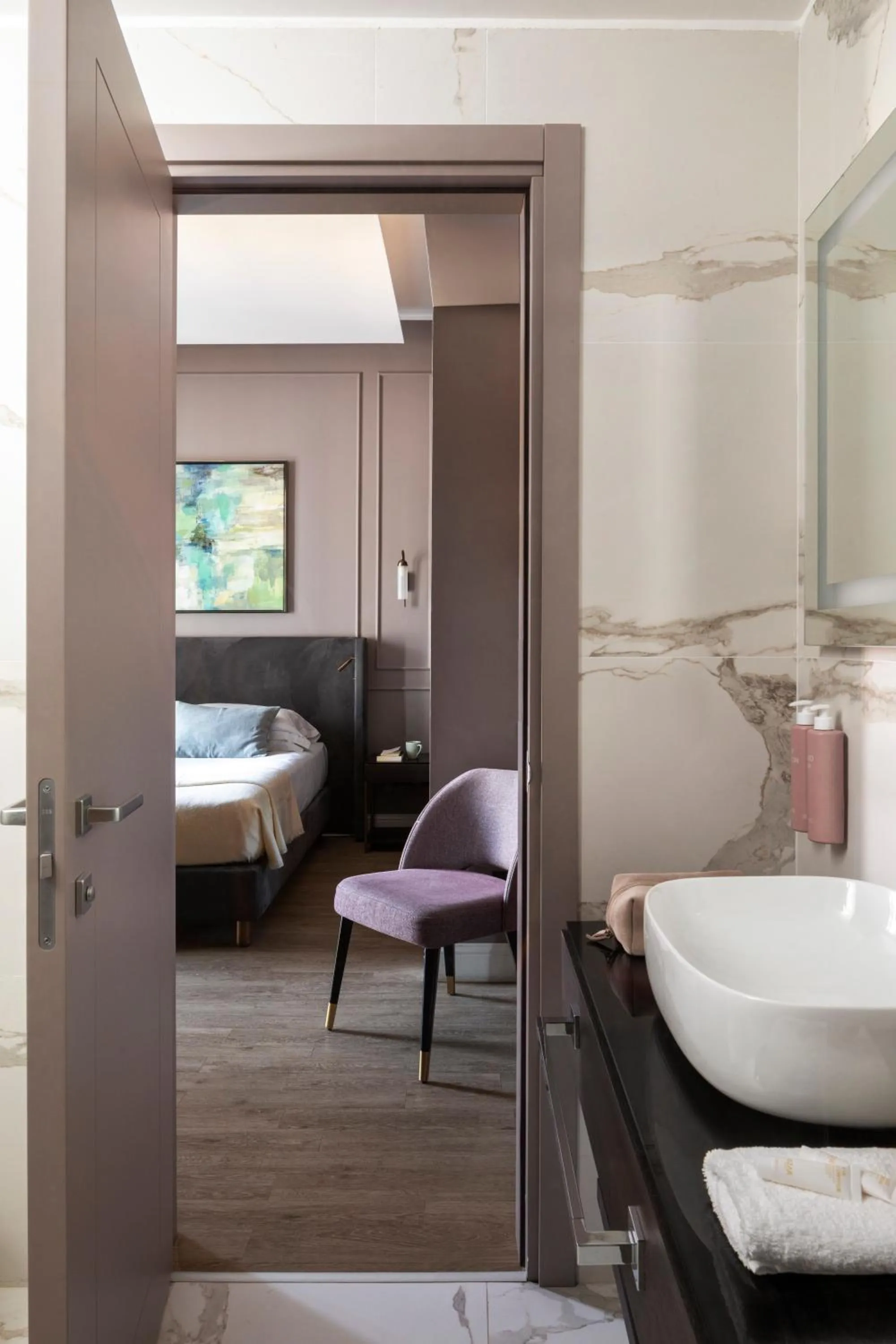 Bathroom, Bed in Hotel Viminale