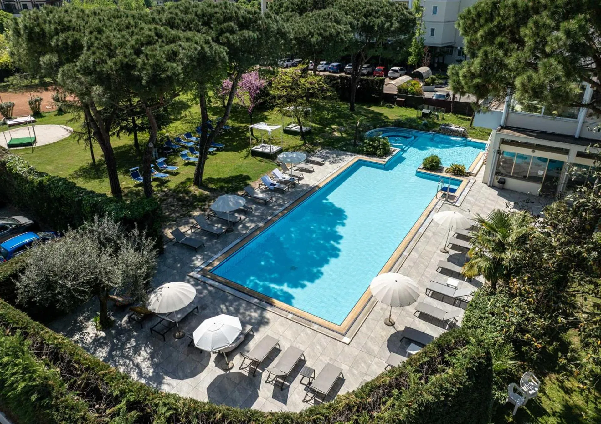 Swimming pool in Hotel Terme Milano